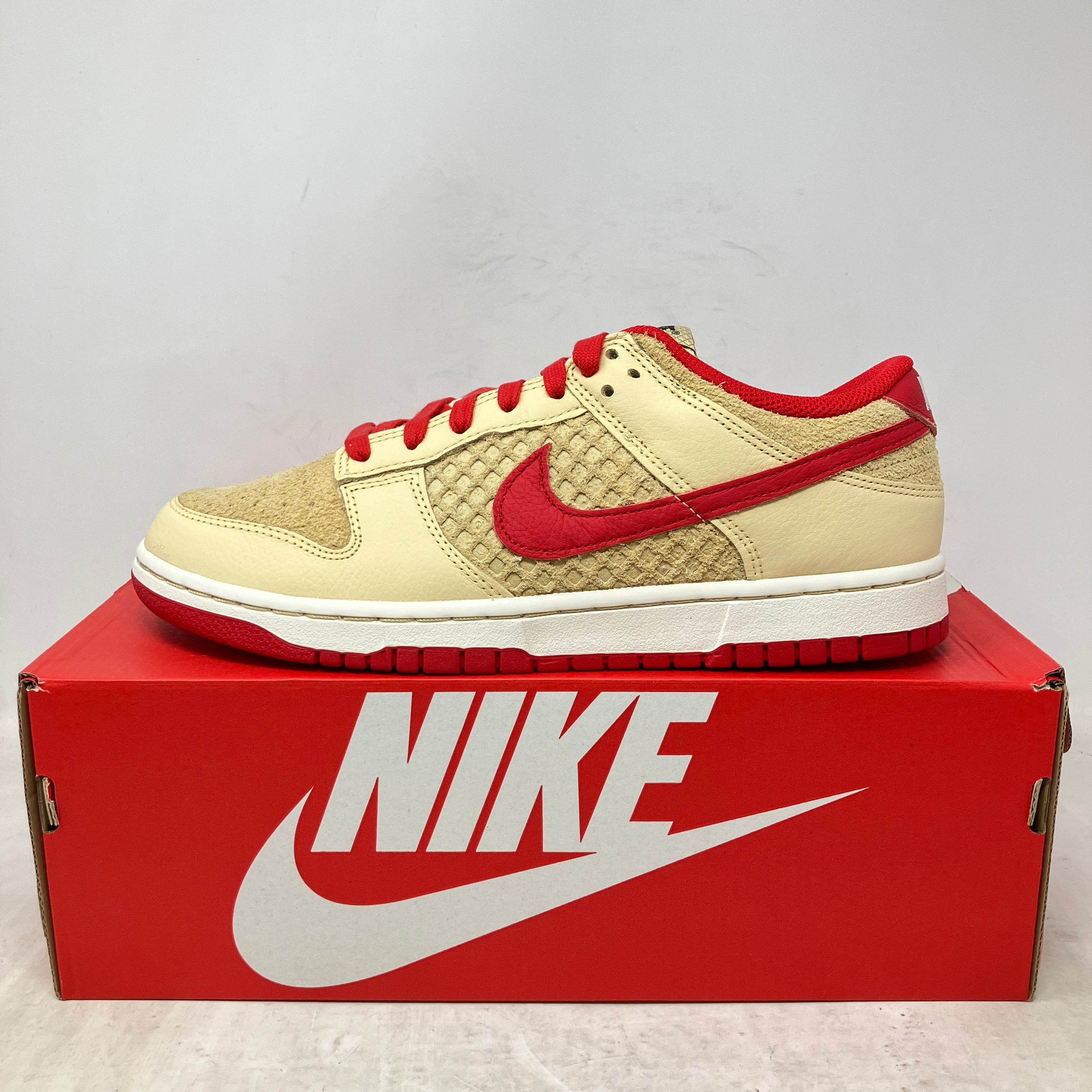 Nike Dunk Low Retro SE Strawberry Waffle