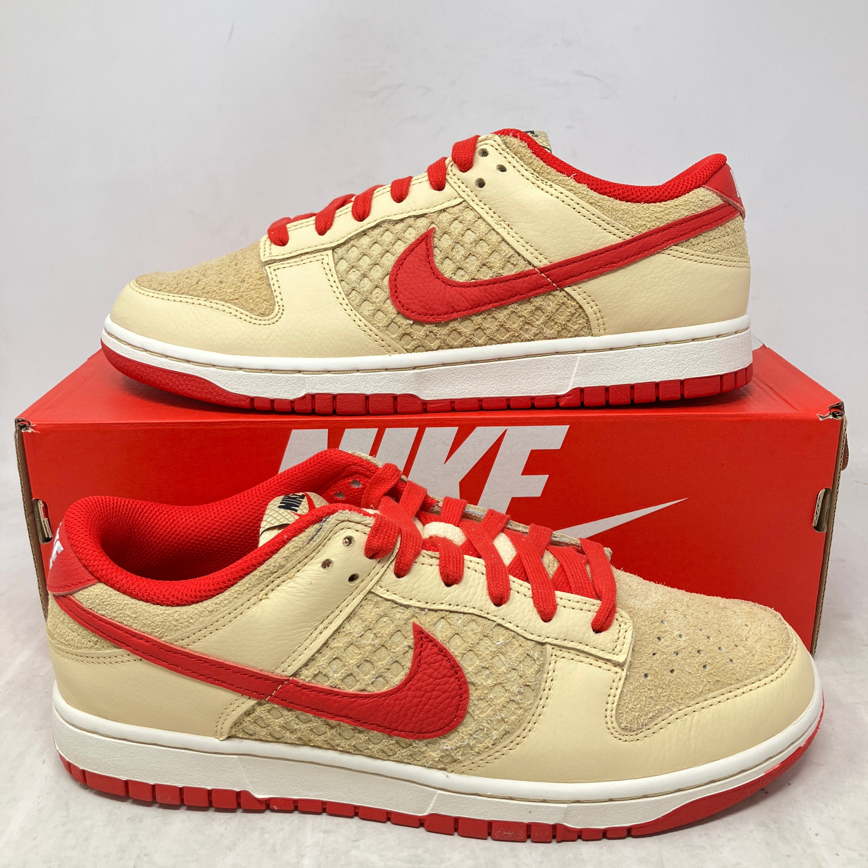 Nike Dunk Low Retro SE Strawberry Waffle