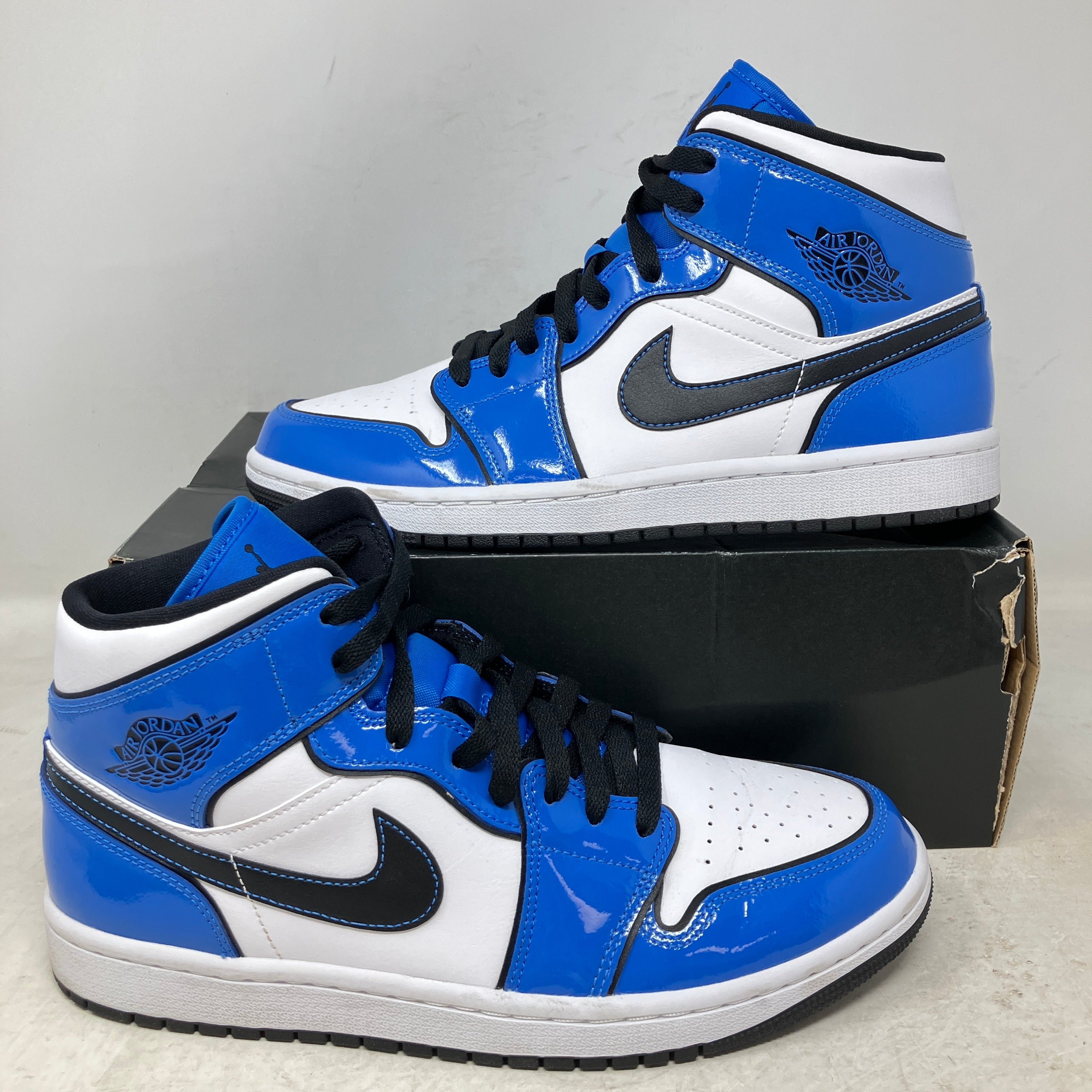 Jordan 1 Mid Signal Blue