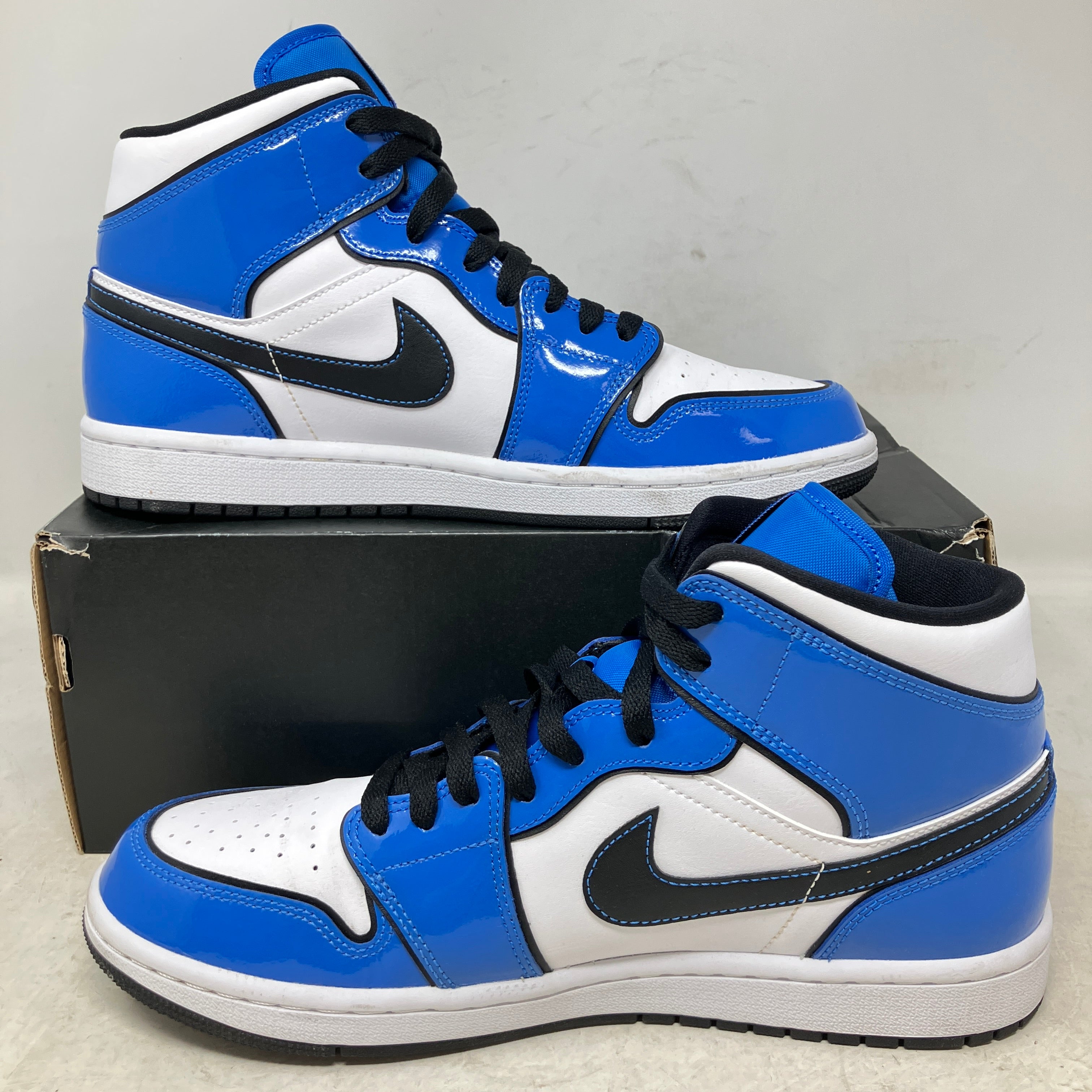 Jordan 1 Mid Signal Blue