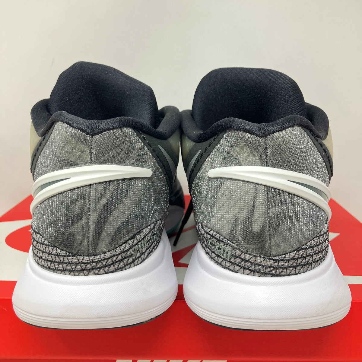 Nike Kyrie 8 Orca