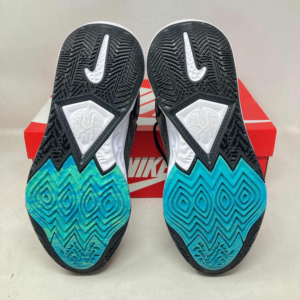 Nike Kyrie 8 Orca