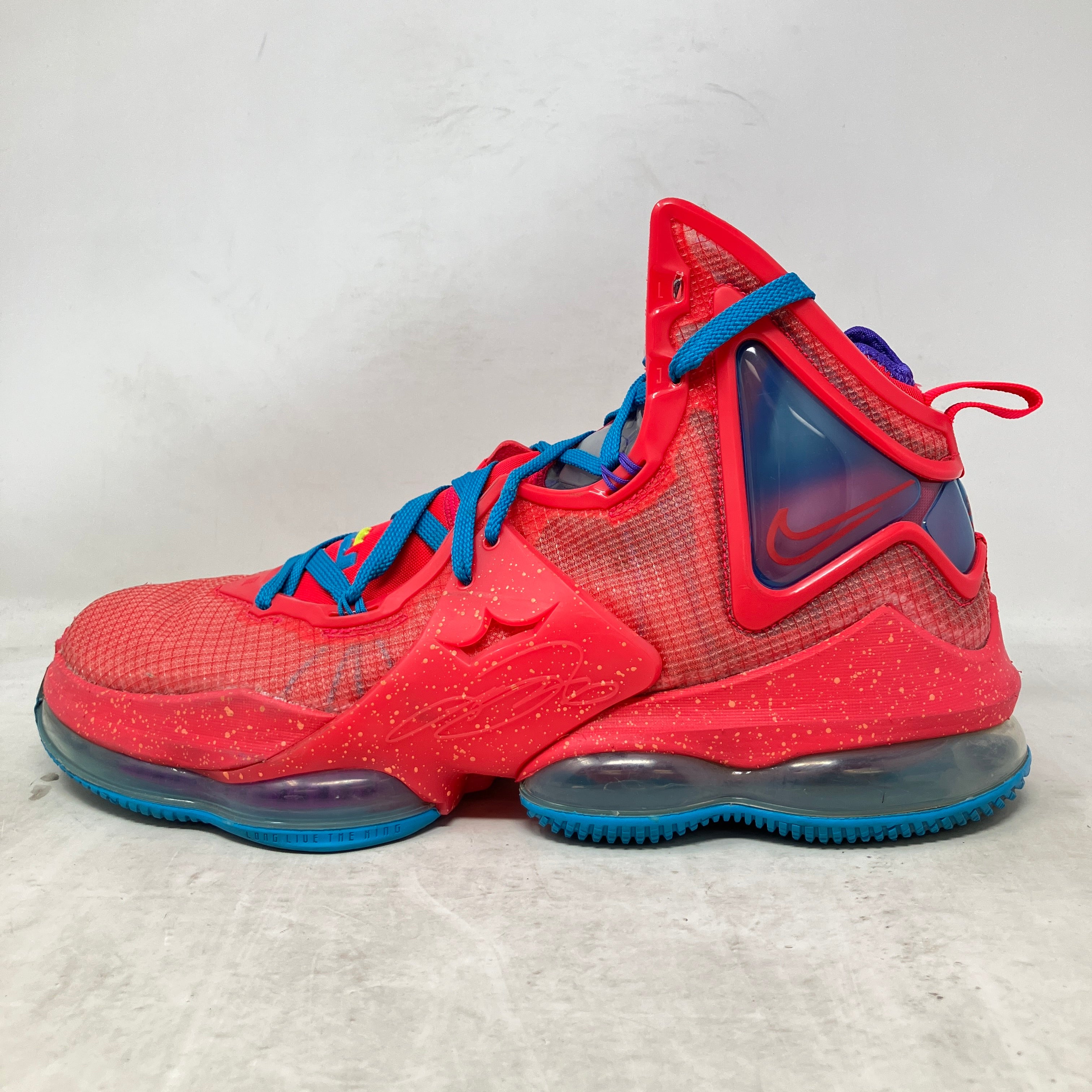 Nike LeBron 19 King's Crown