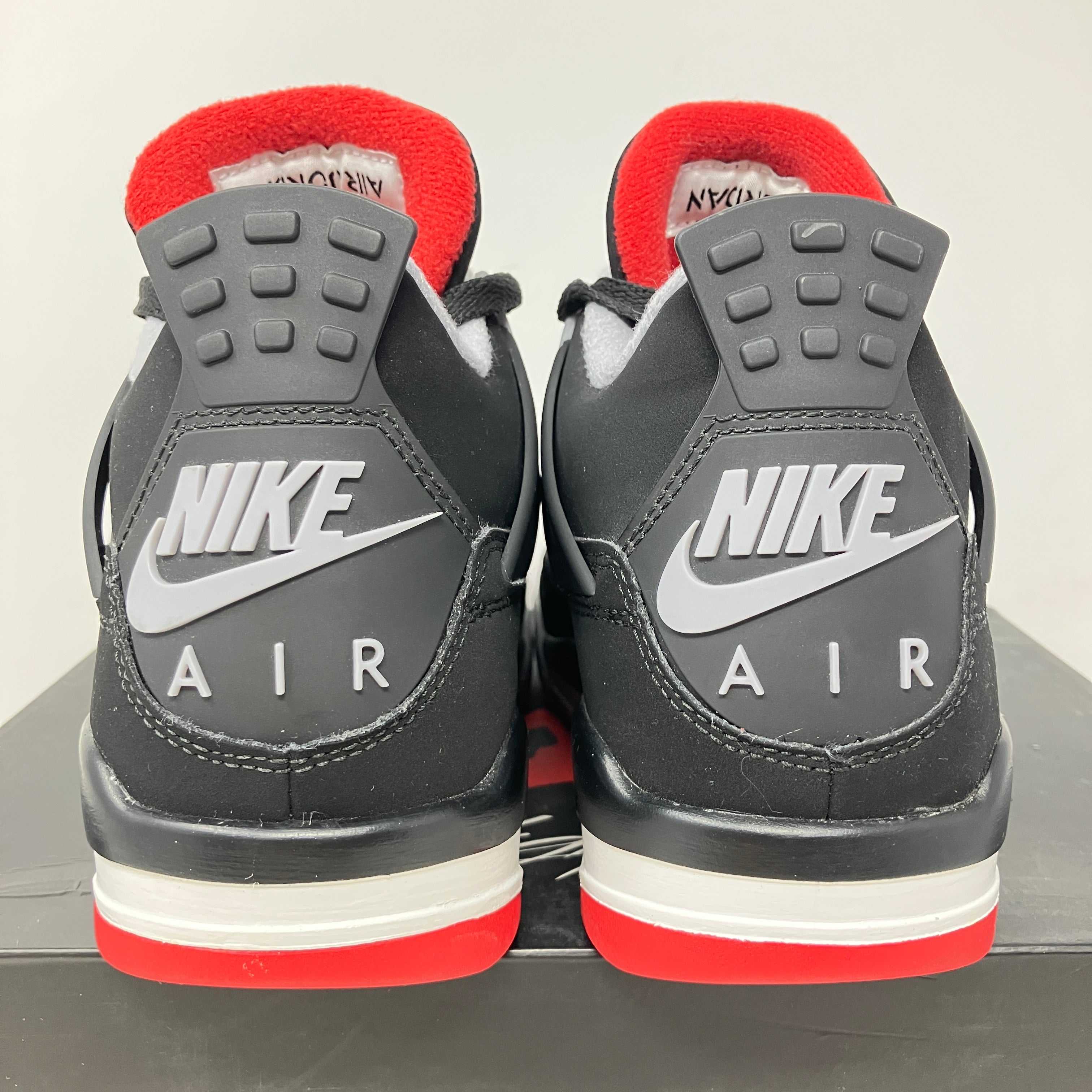 Jordan 4 Retro Bred (2019)