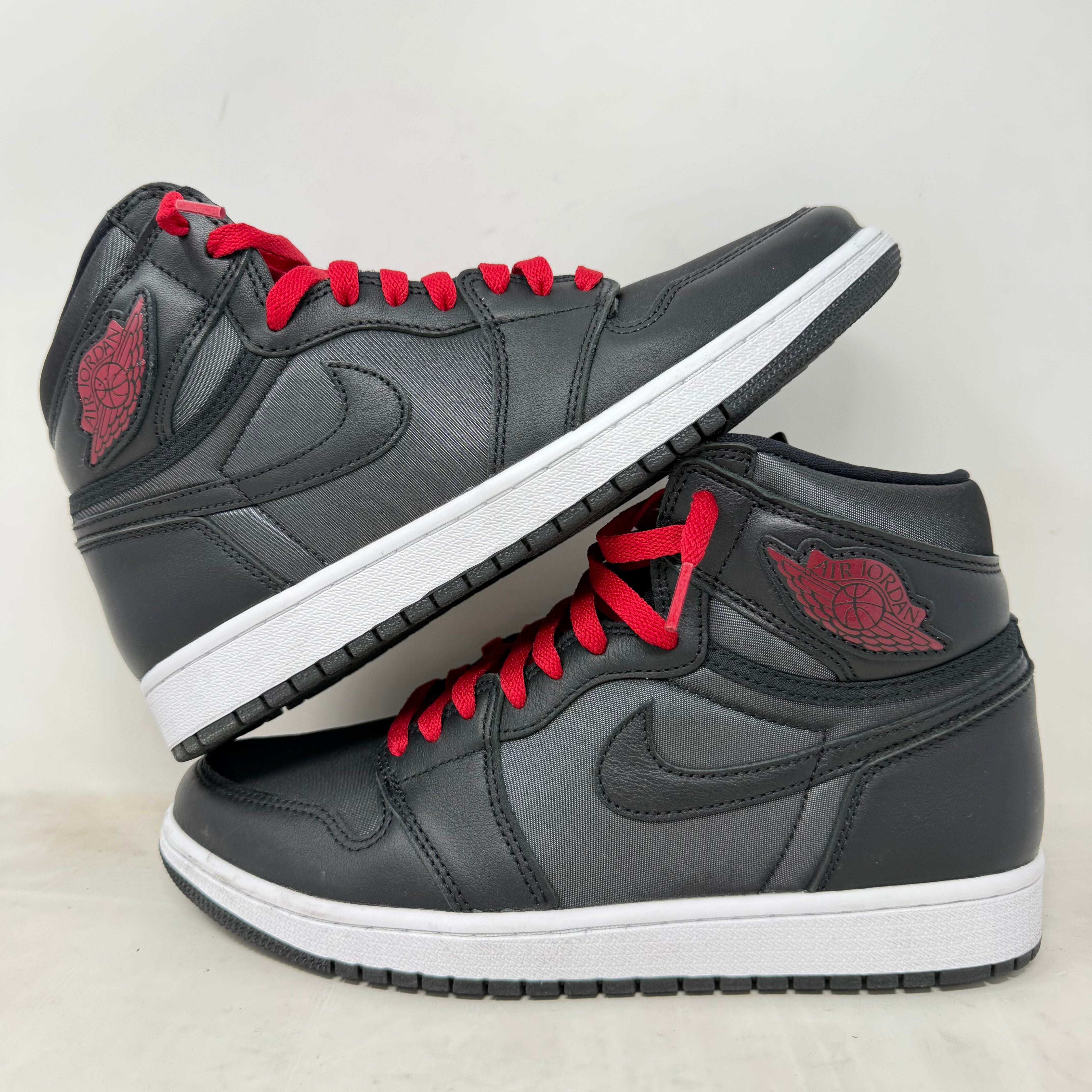 Jordan 1 Retro High Black Satin Gym Red