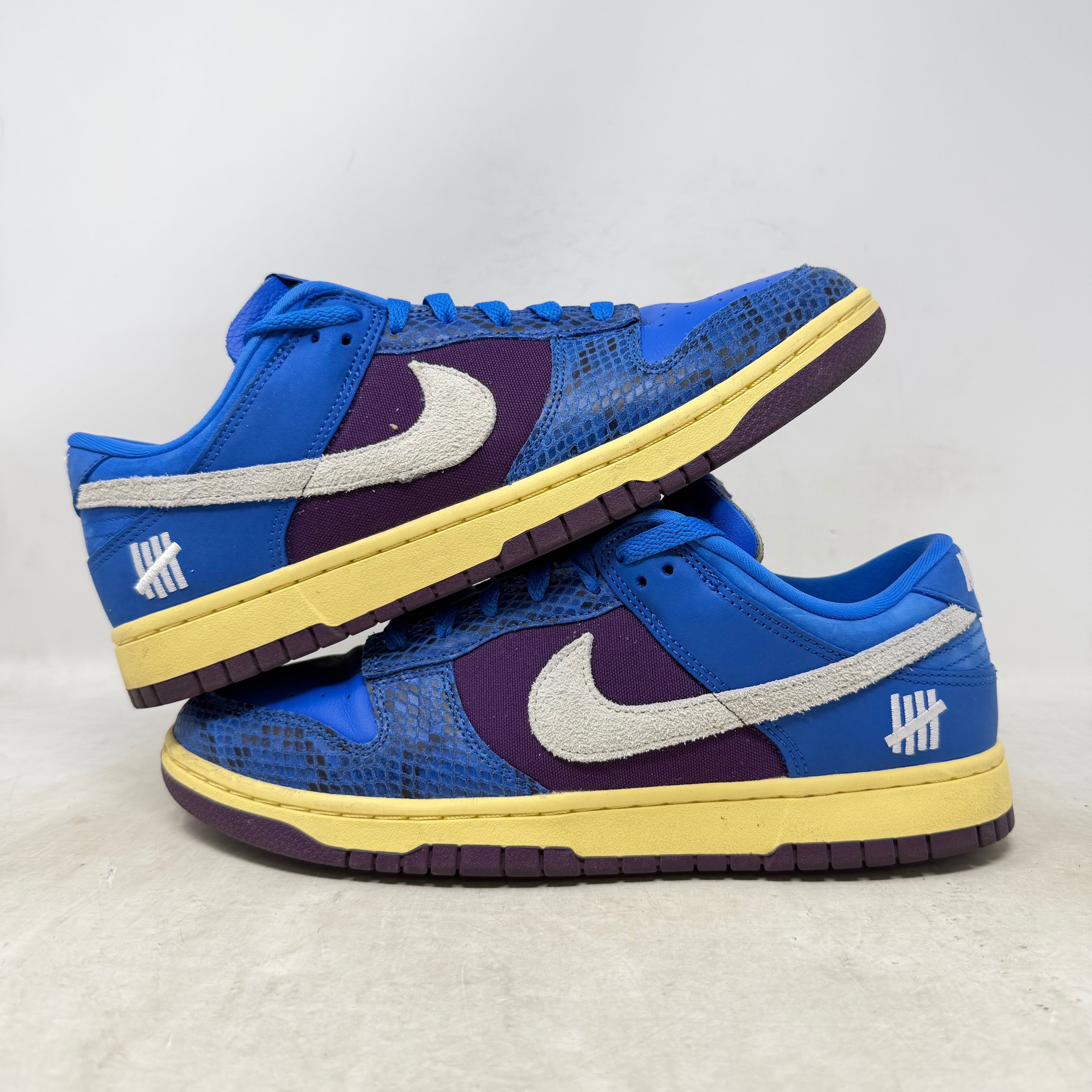 Nike Dunk Low Undefeated 5 On It Dunk vs. AF1