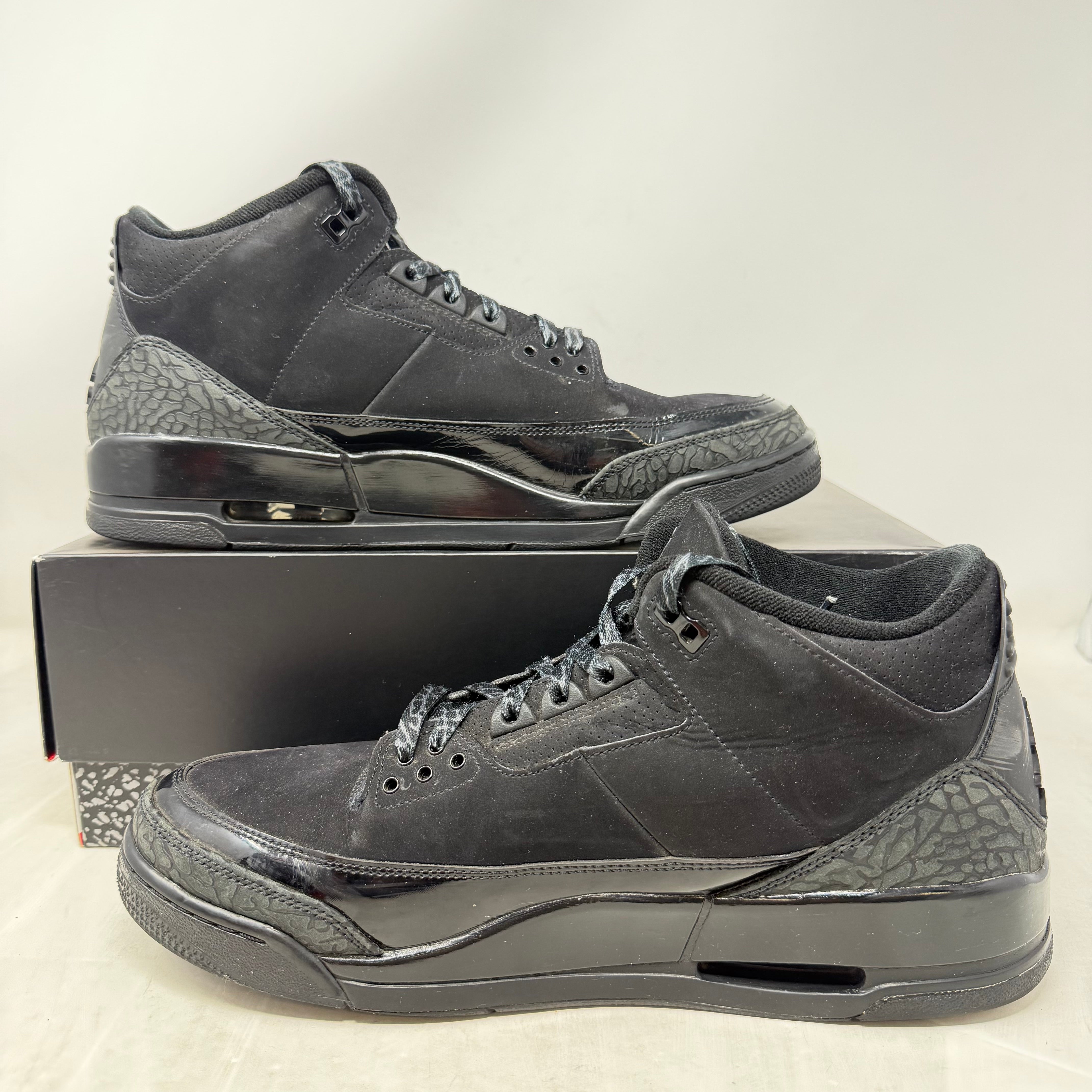 Jordan 3 Retro Black Cat (2025)