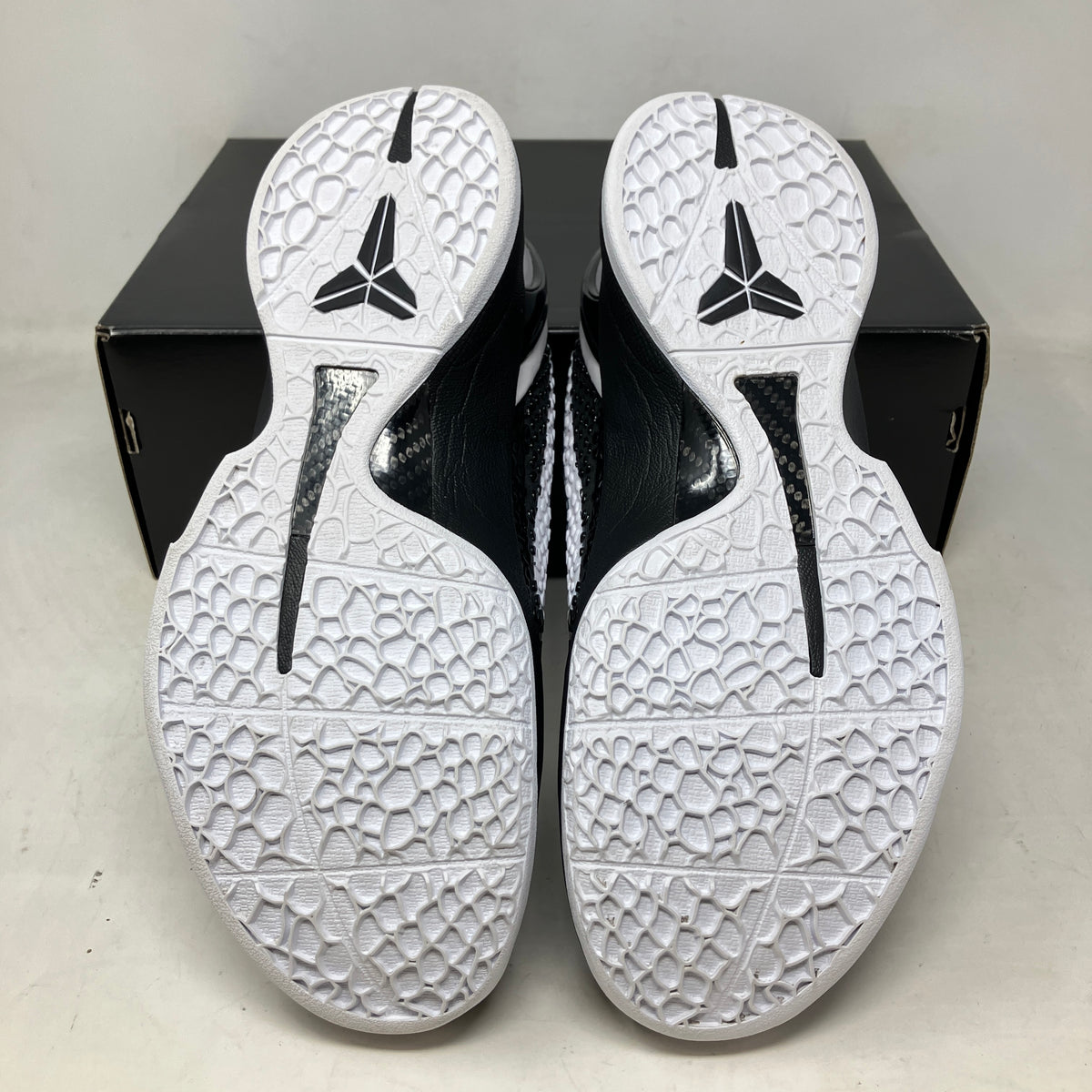Nike Kobe 6 Protro Mambacita Sweet 16