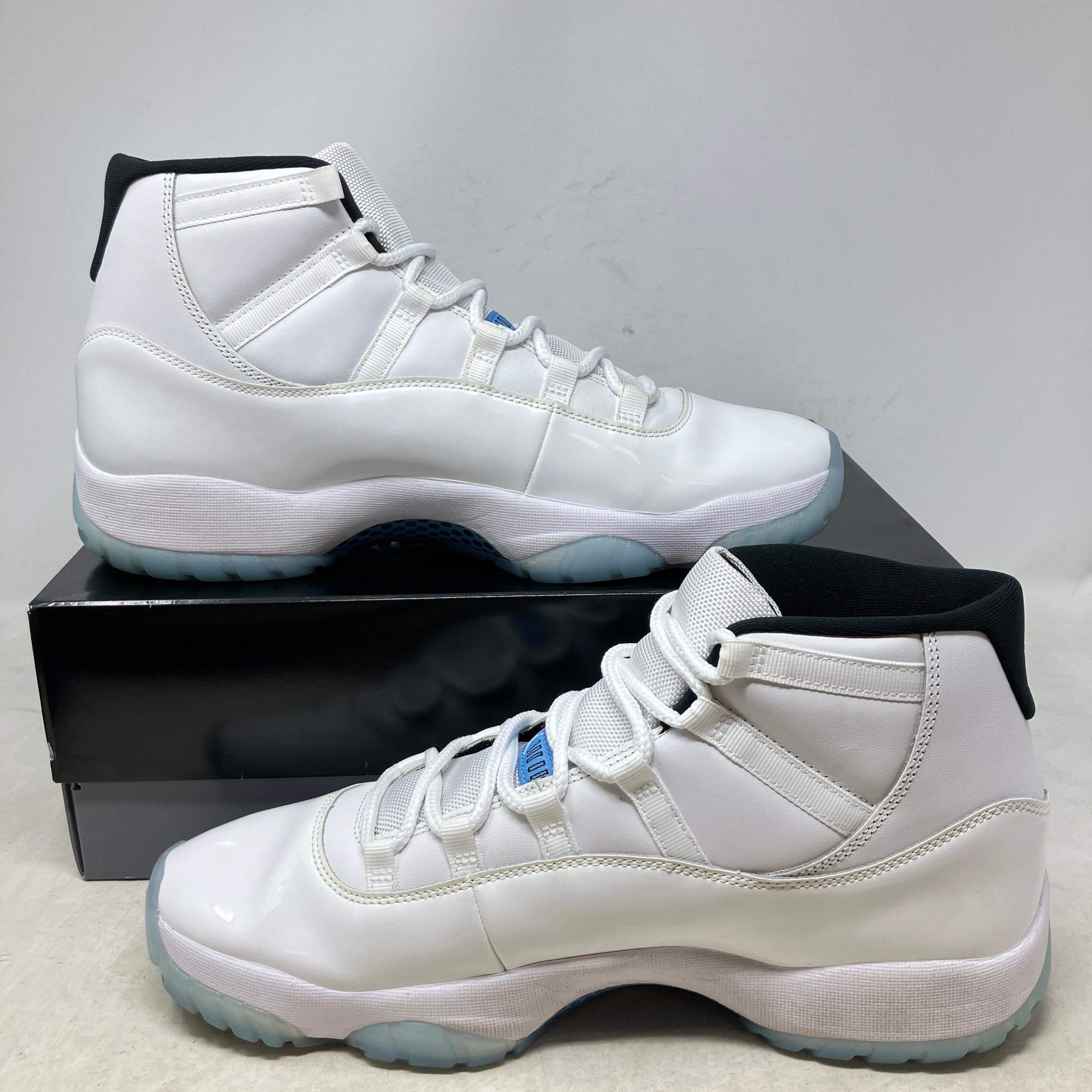 Jordan 11 Retro Legend Blue (2024)