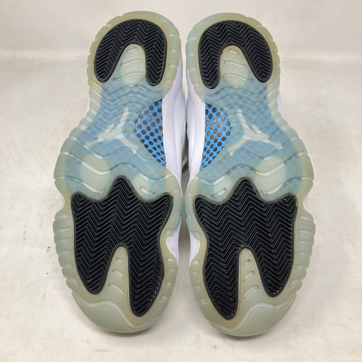 Jordan 11 Retro Legend Blue (2024)