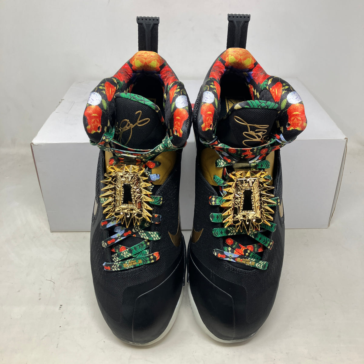 Nike LeBron 9 Watch the Throne (2022)