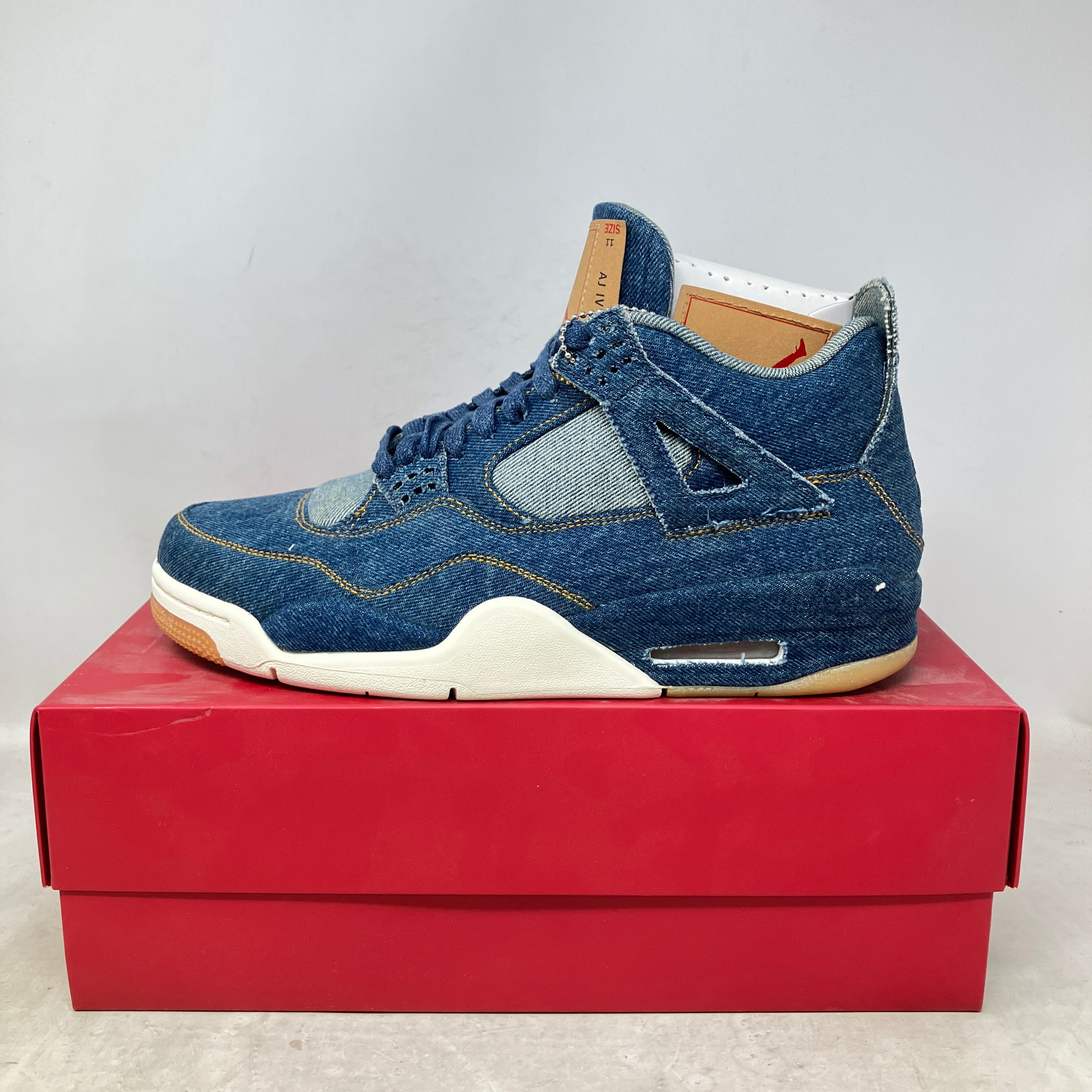 Jordan 4 Retro Levi's Denim (Tag with Levi's Logo)