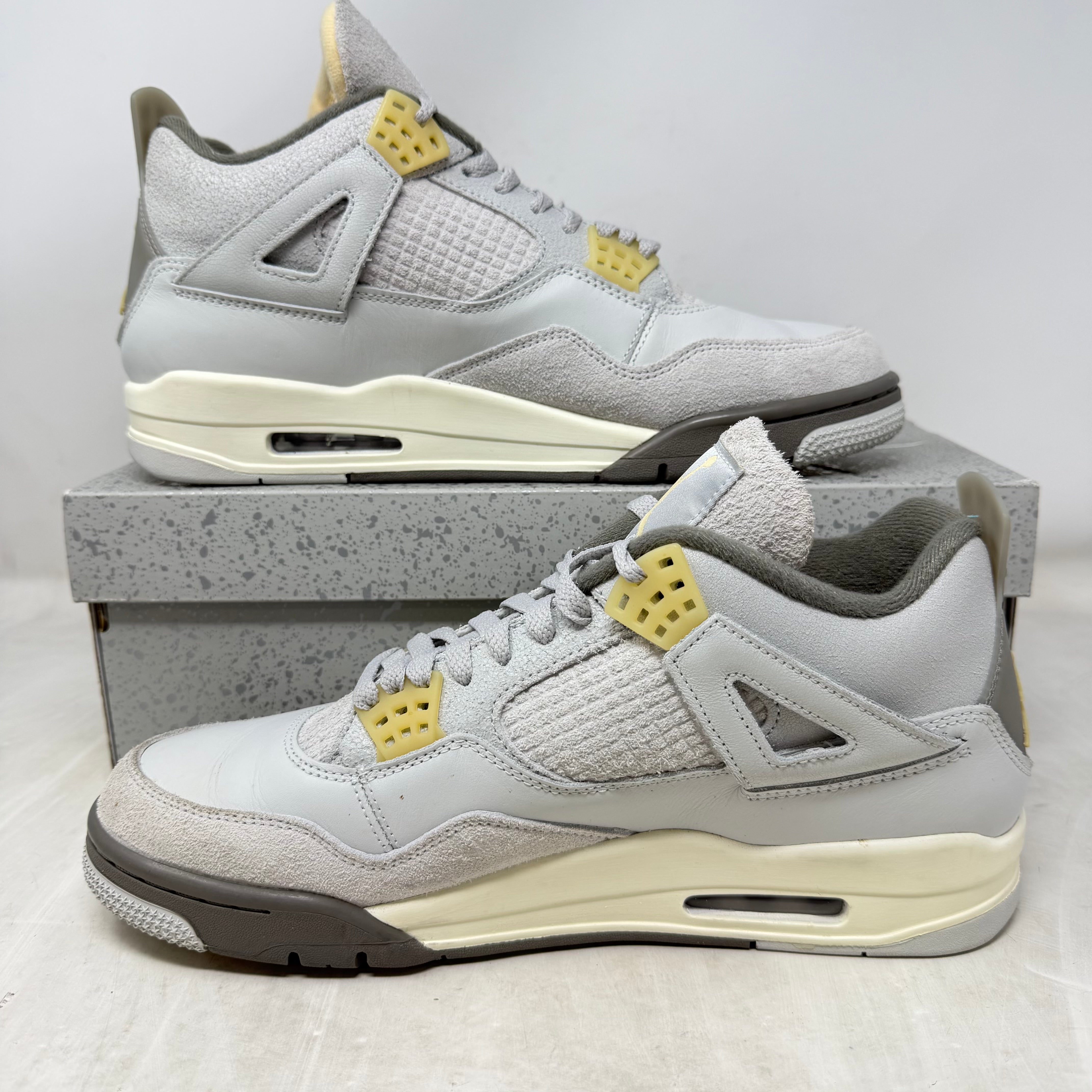 Jordan 4 Retro SE Craft Photon Dust
