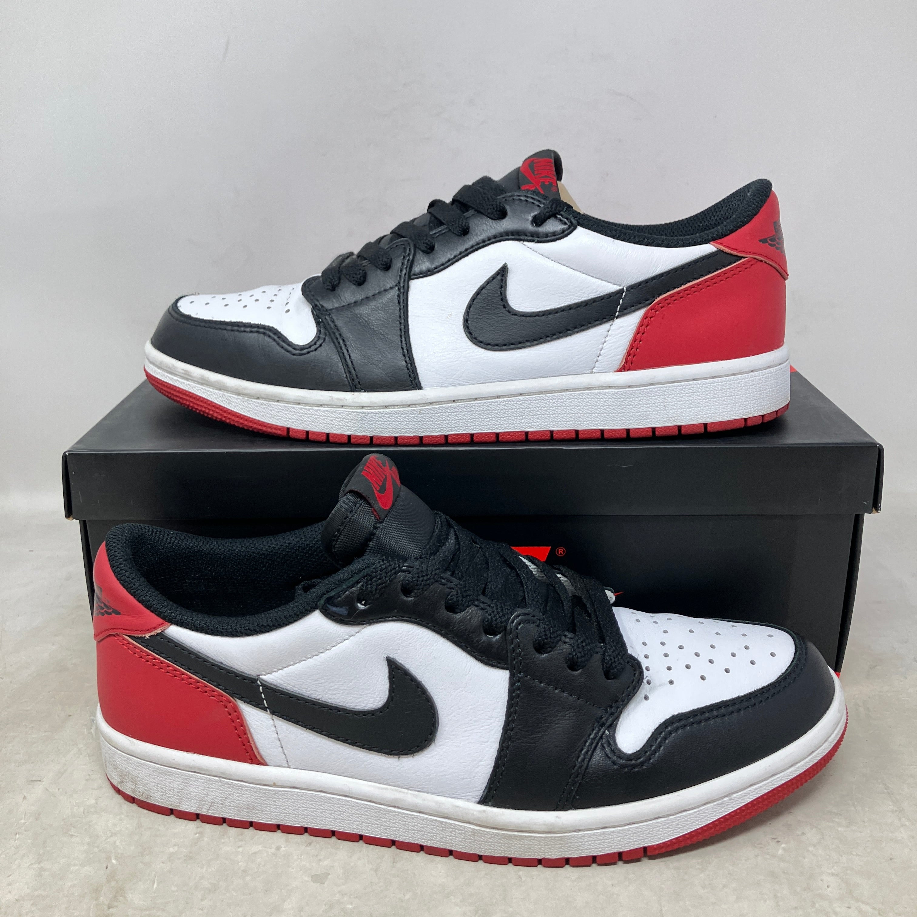 Jordan 1 Retro Low OG Black Toe (2023)