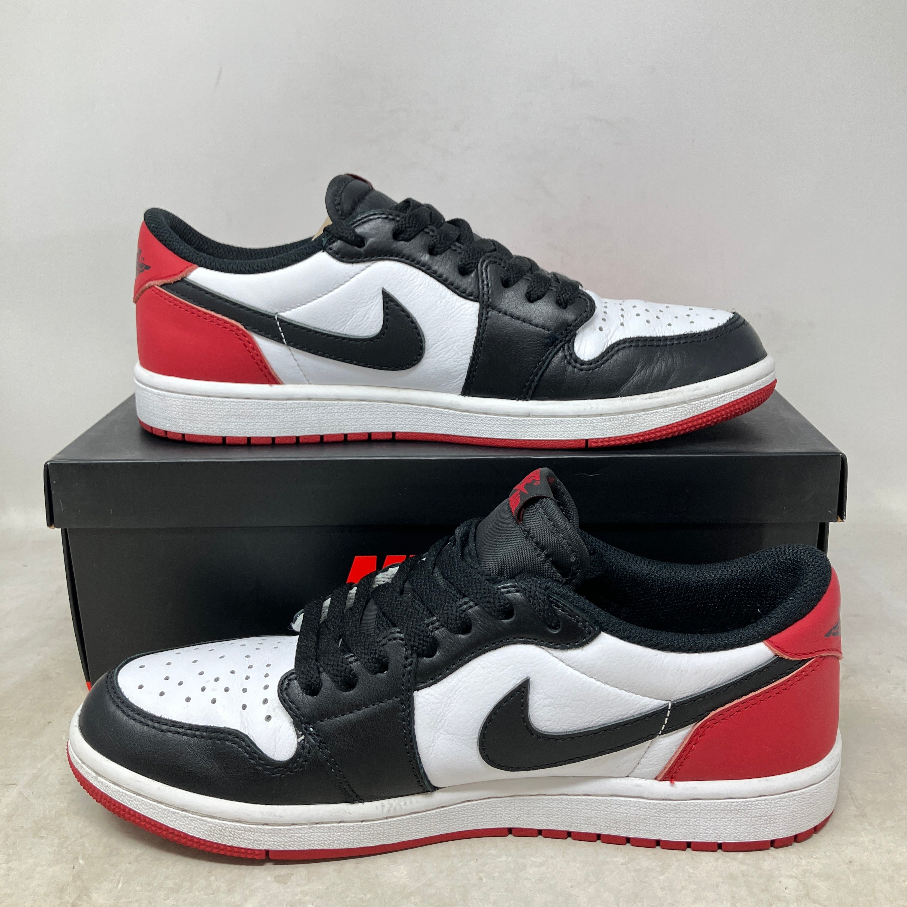 Jordan 1 Retro Low OG Black Toe (2023)