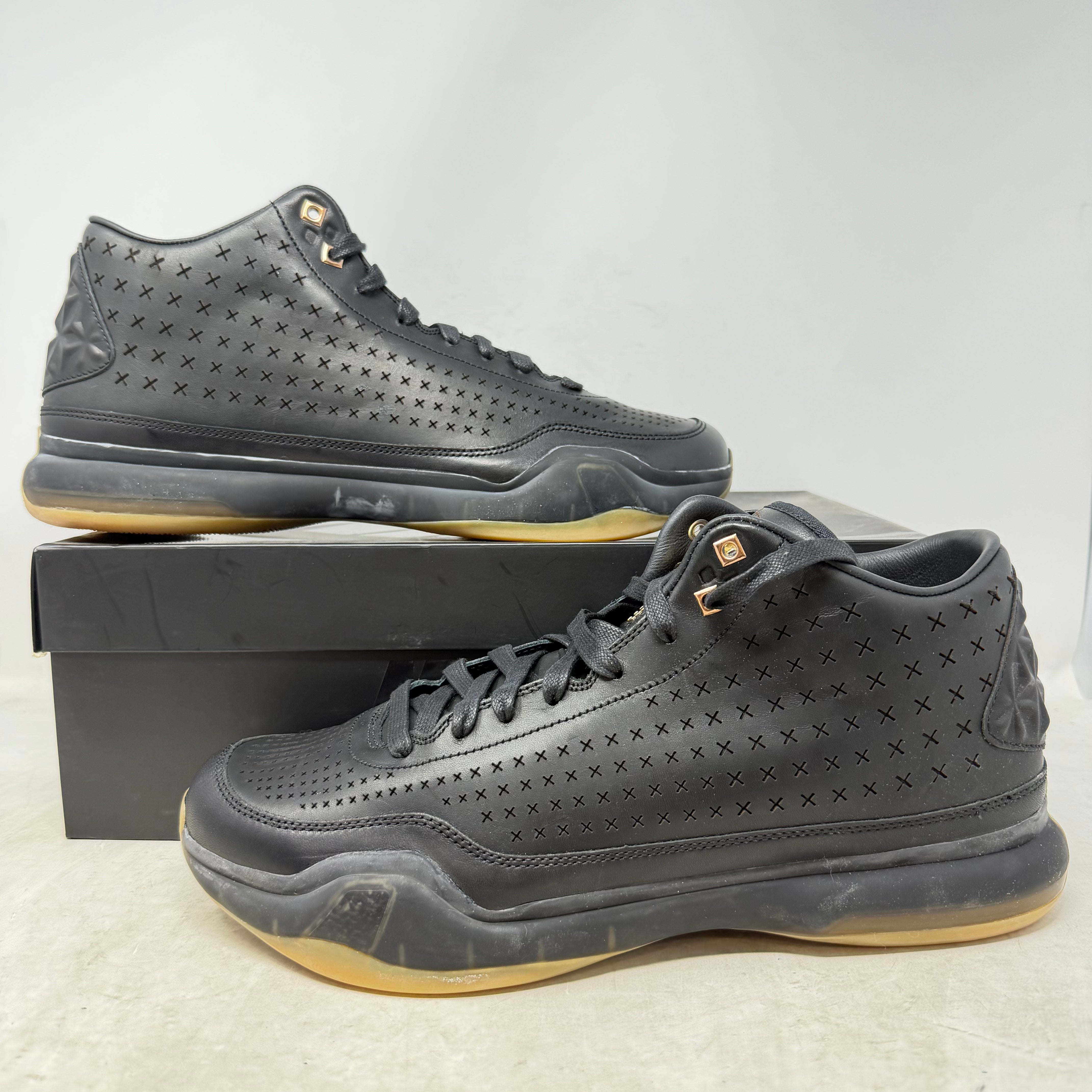 Nike Kobe 10 Mid EXT Black Metallic Gold