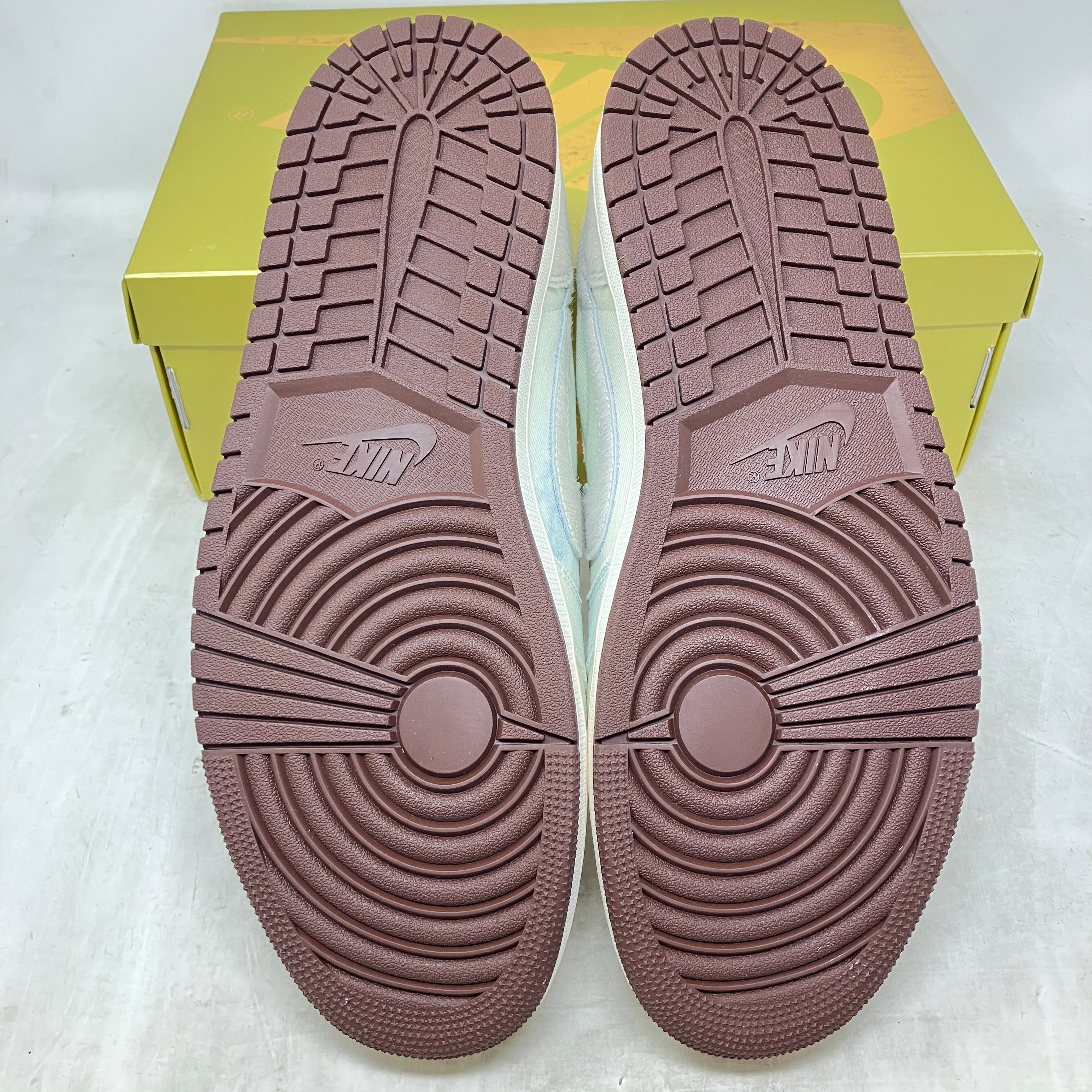 Jordan 1 Retro Low OG Football Grey Sail Light Chocolate