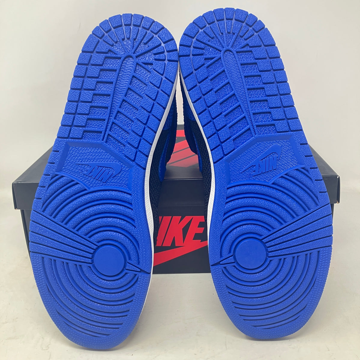 Jordan 1 Retro High Flyknit Royal
