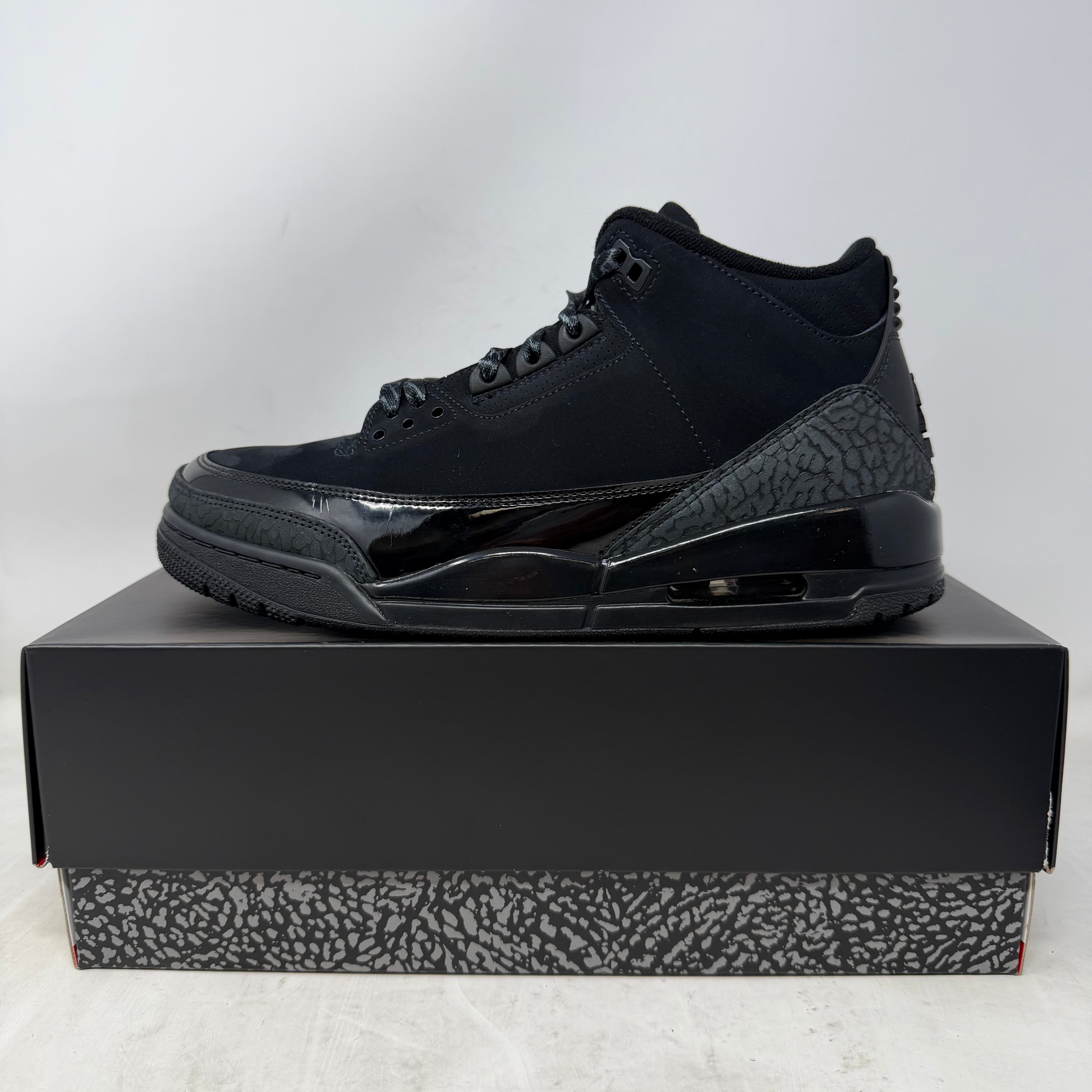 Jordan 3 Retro Black Cat (2025)