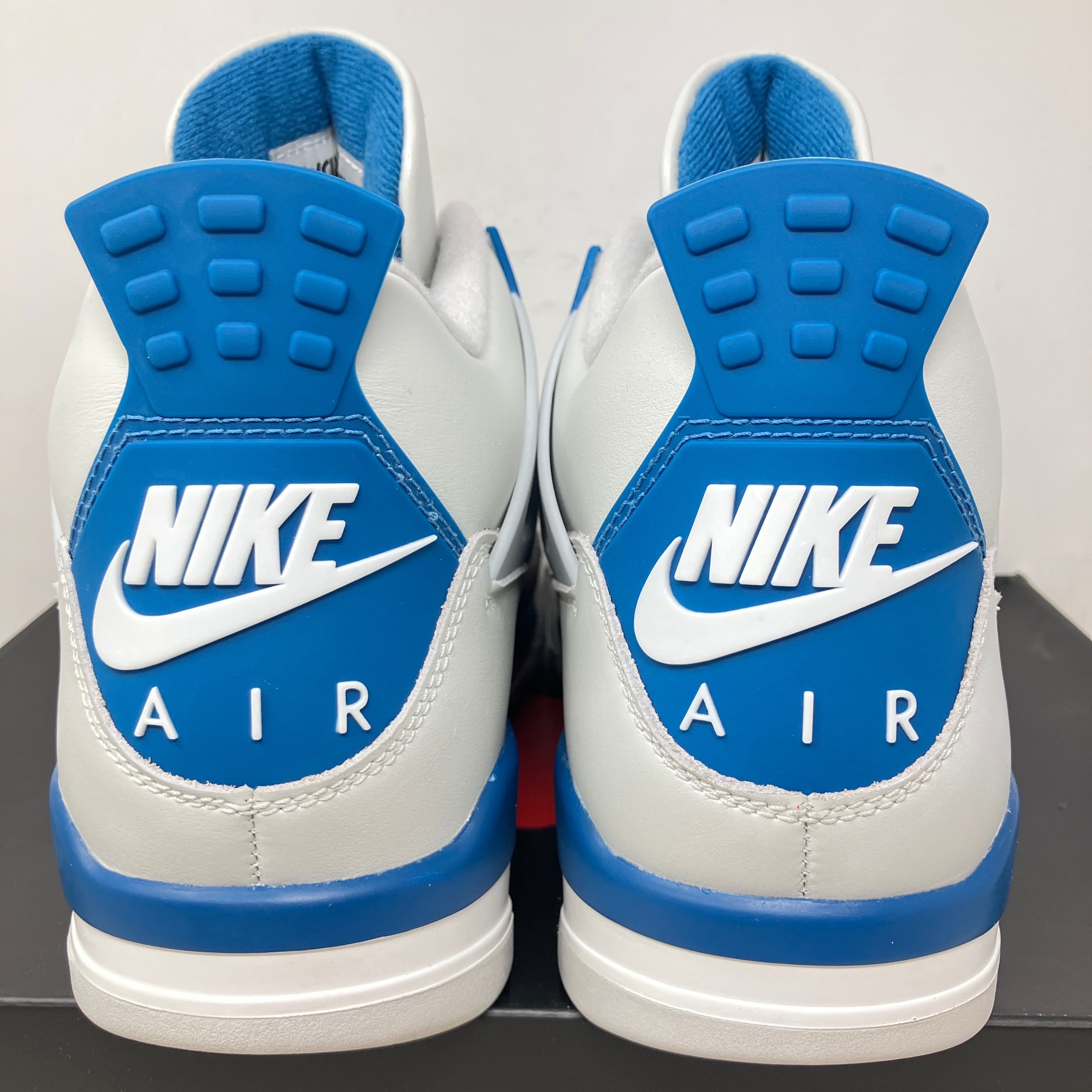Jordan 4 Retro Military Blue (2024)