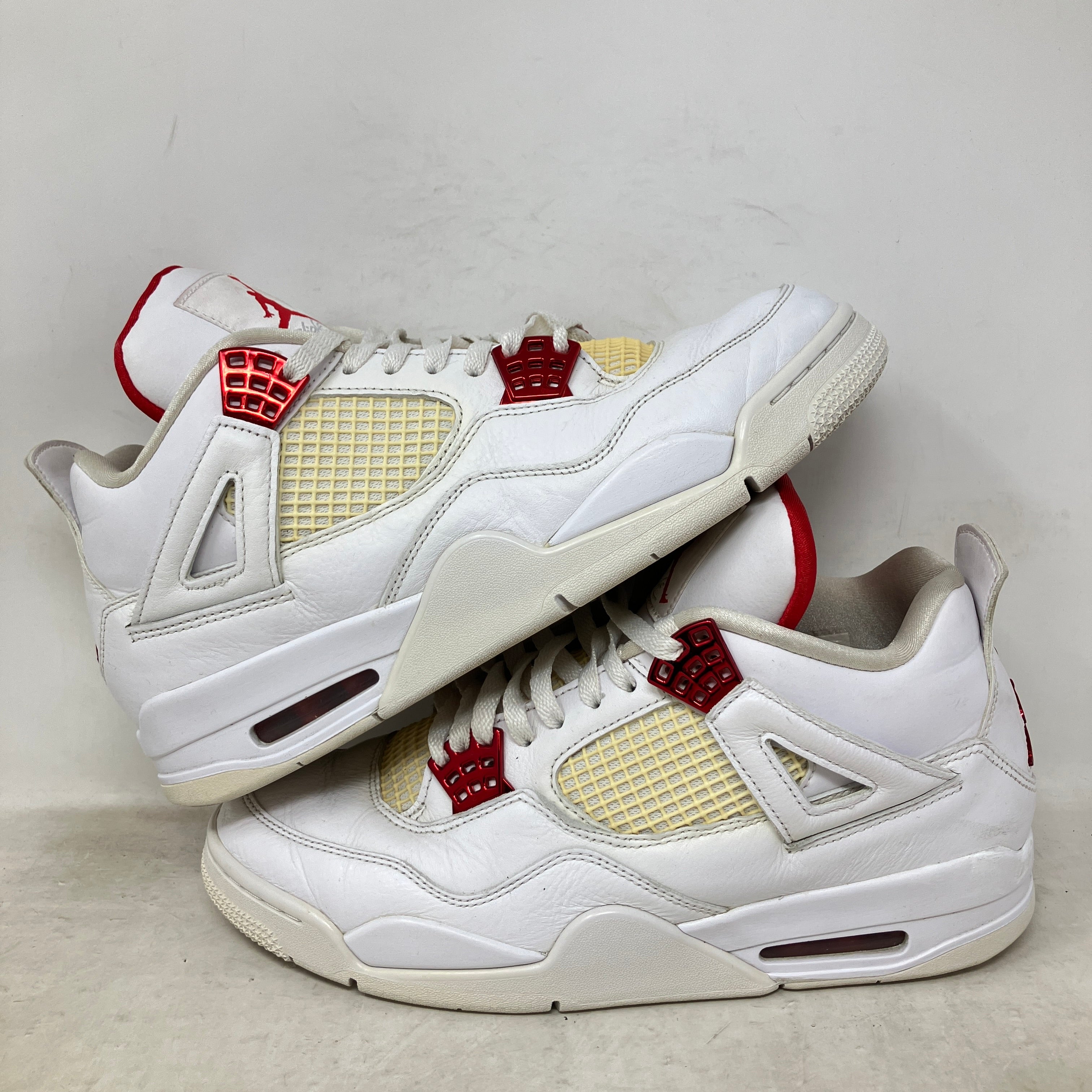 Jordan 4 Retro Metallic Red