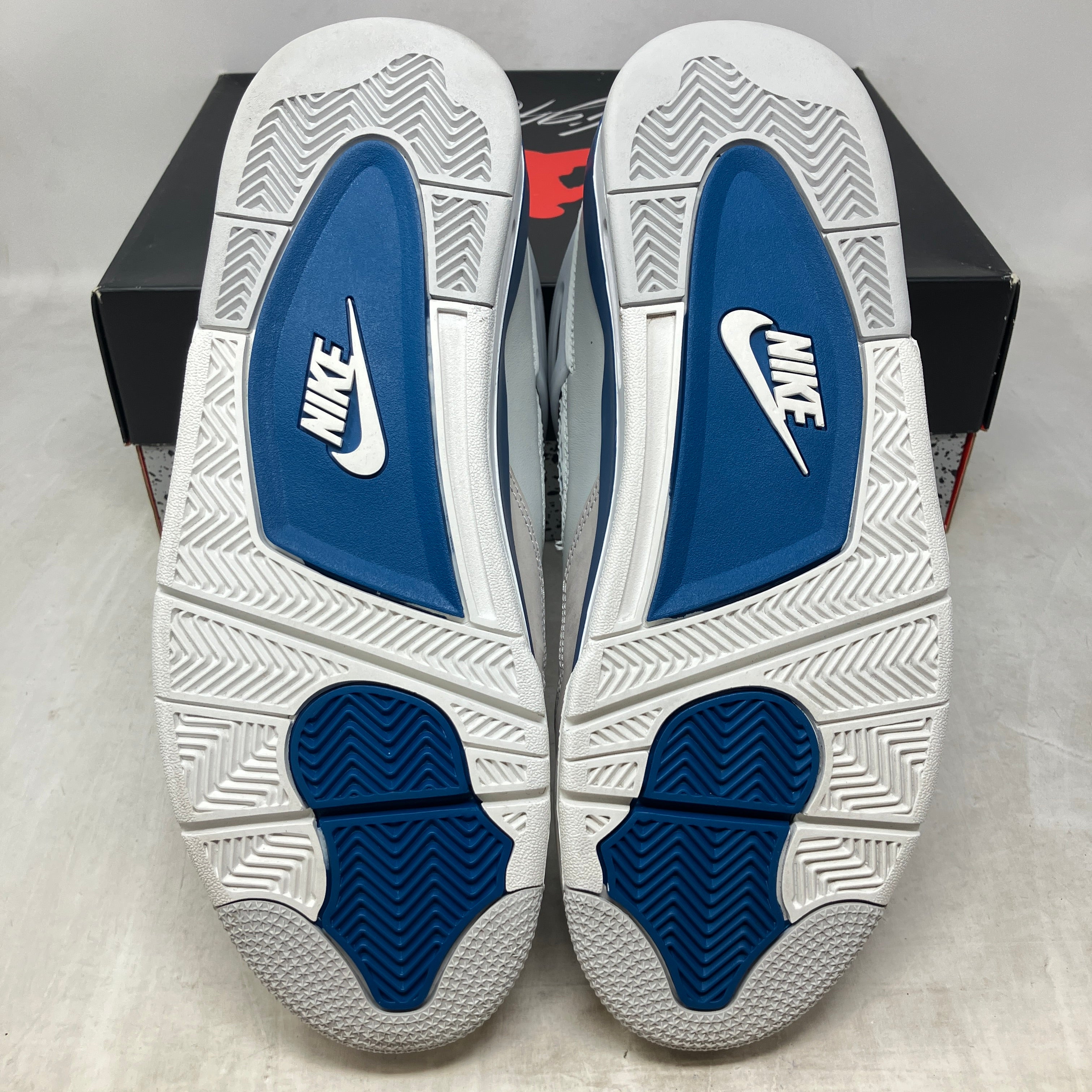 Jordan 4 Retro Military Blue (2024)