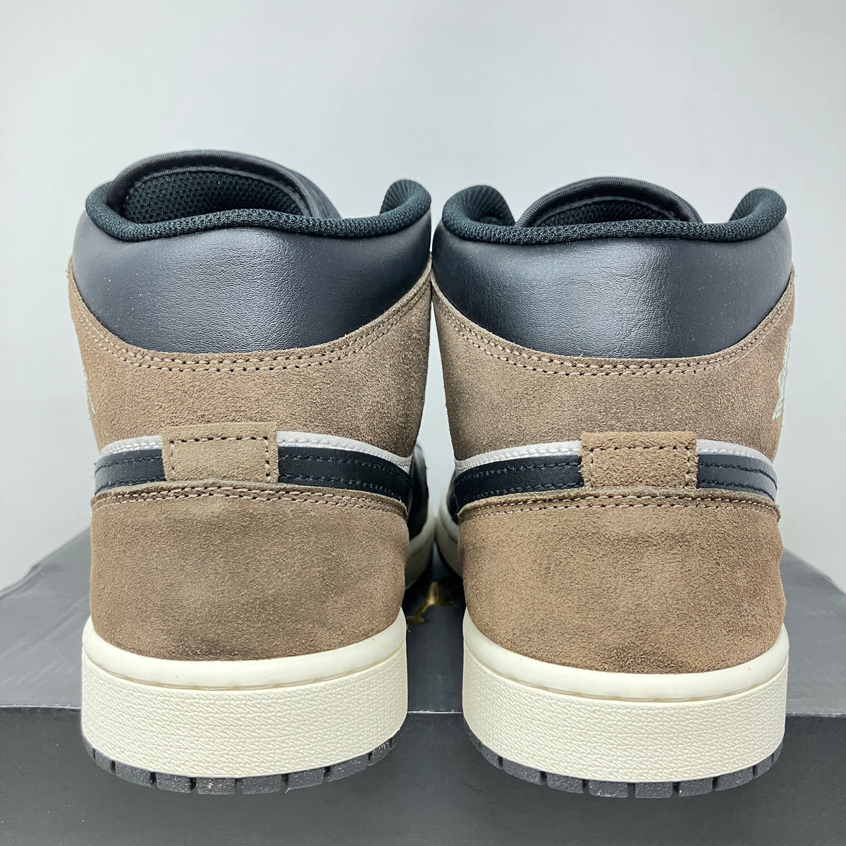 Jordan 1 Mid Black Palomino