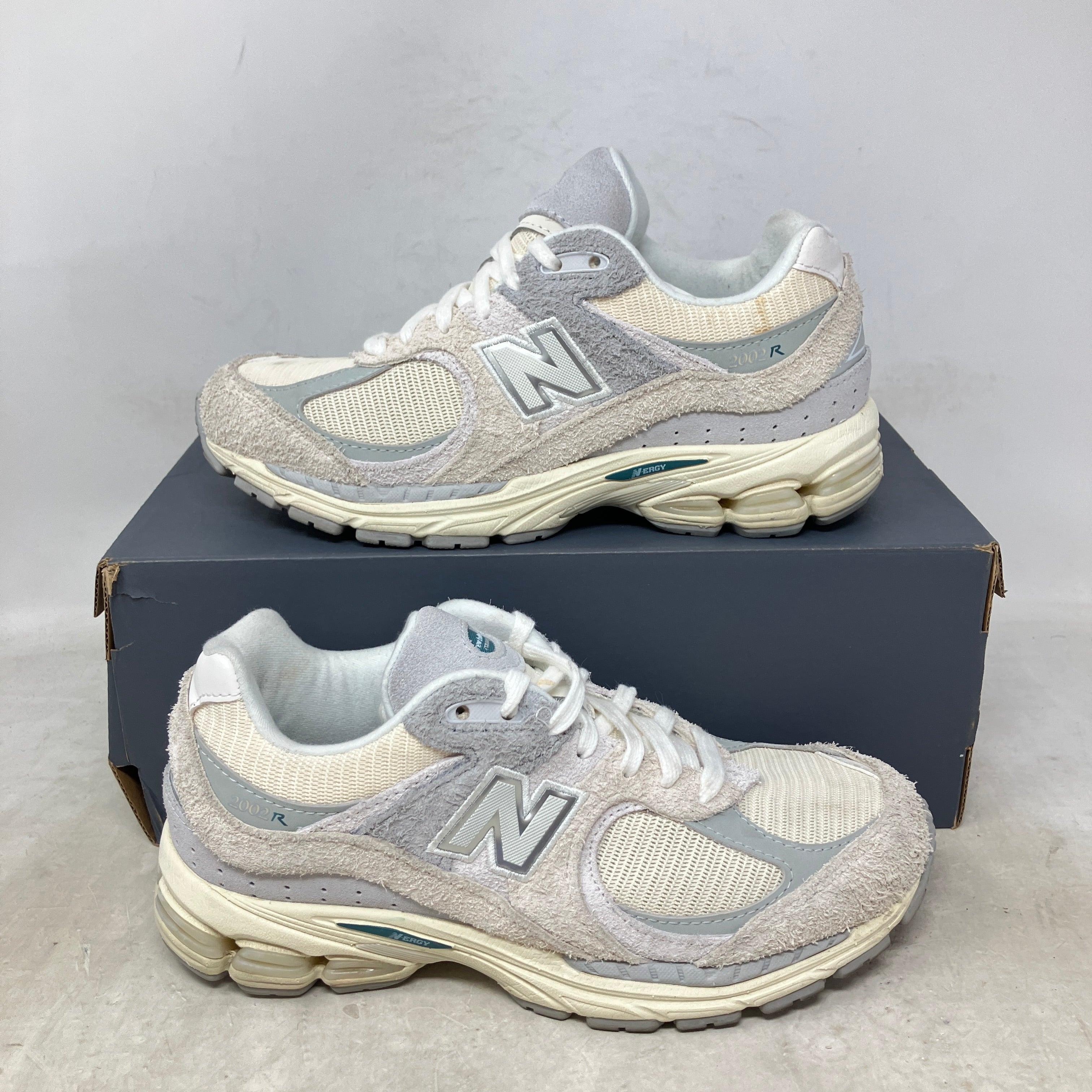New Balance 2002R Linen