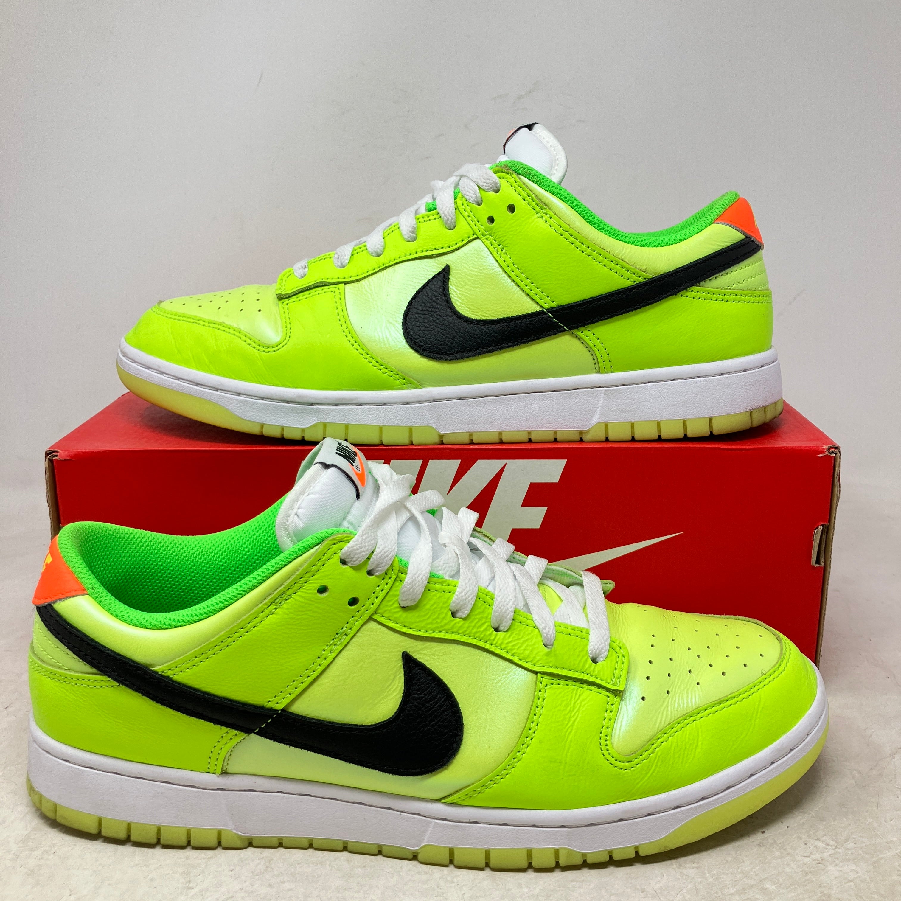 Nike Dunk Low SE Splash Volt