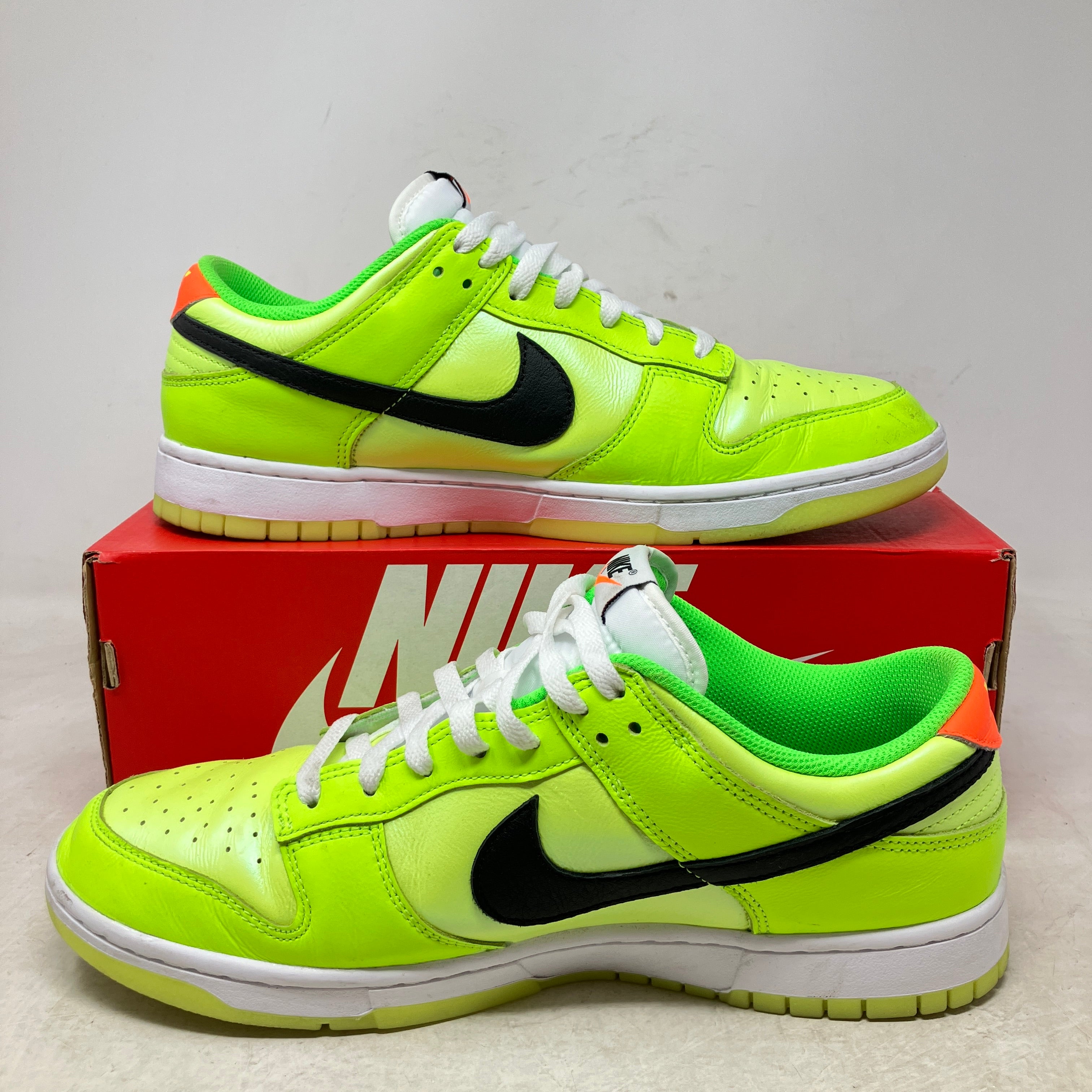 Nike Dunk Low SE Splash Volt