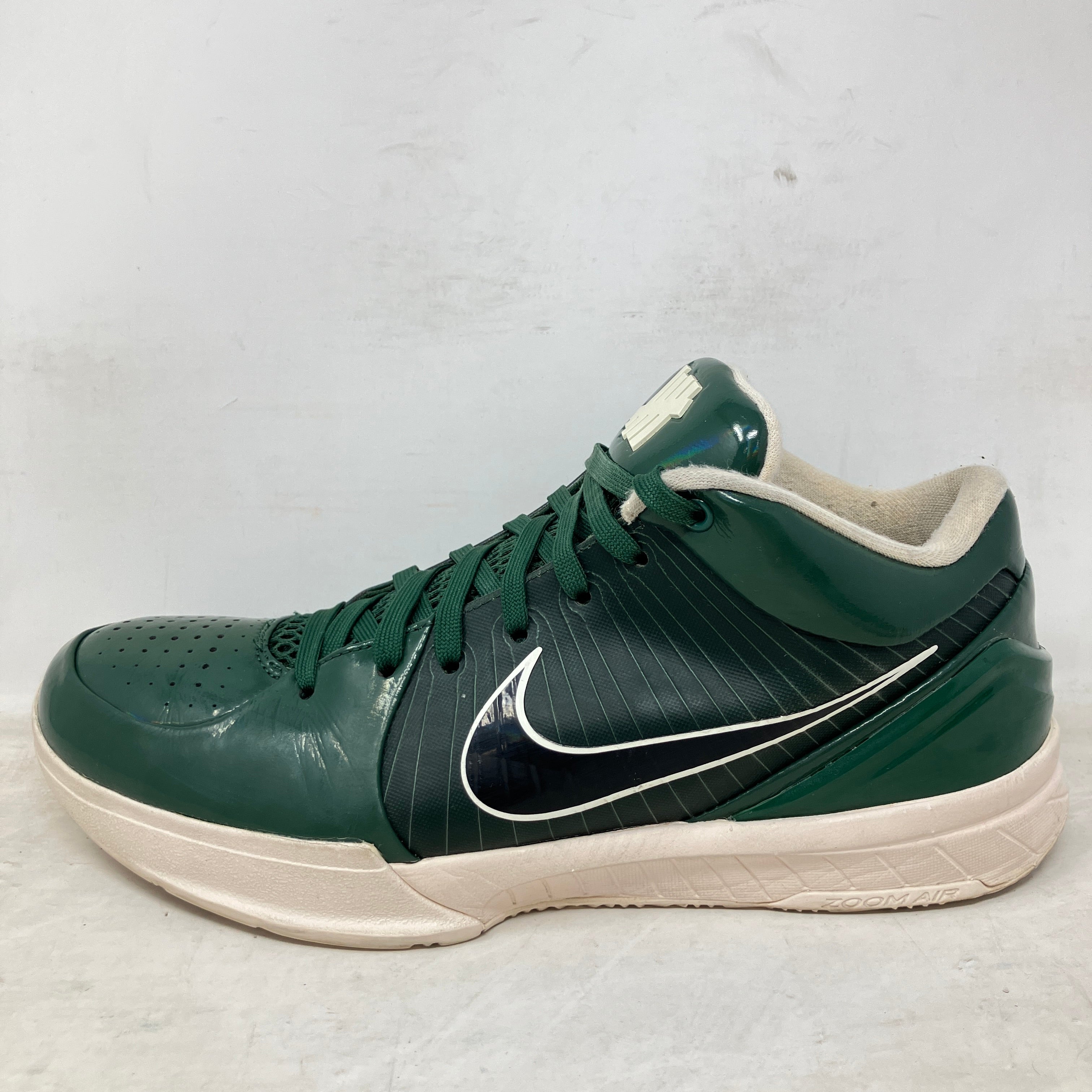 Nike Kobe 4 Protro Undefeated Milwaukee Bucks