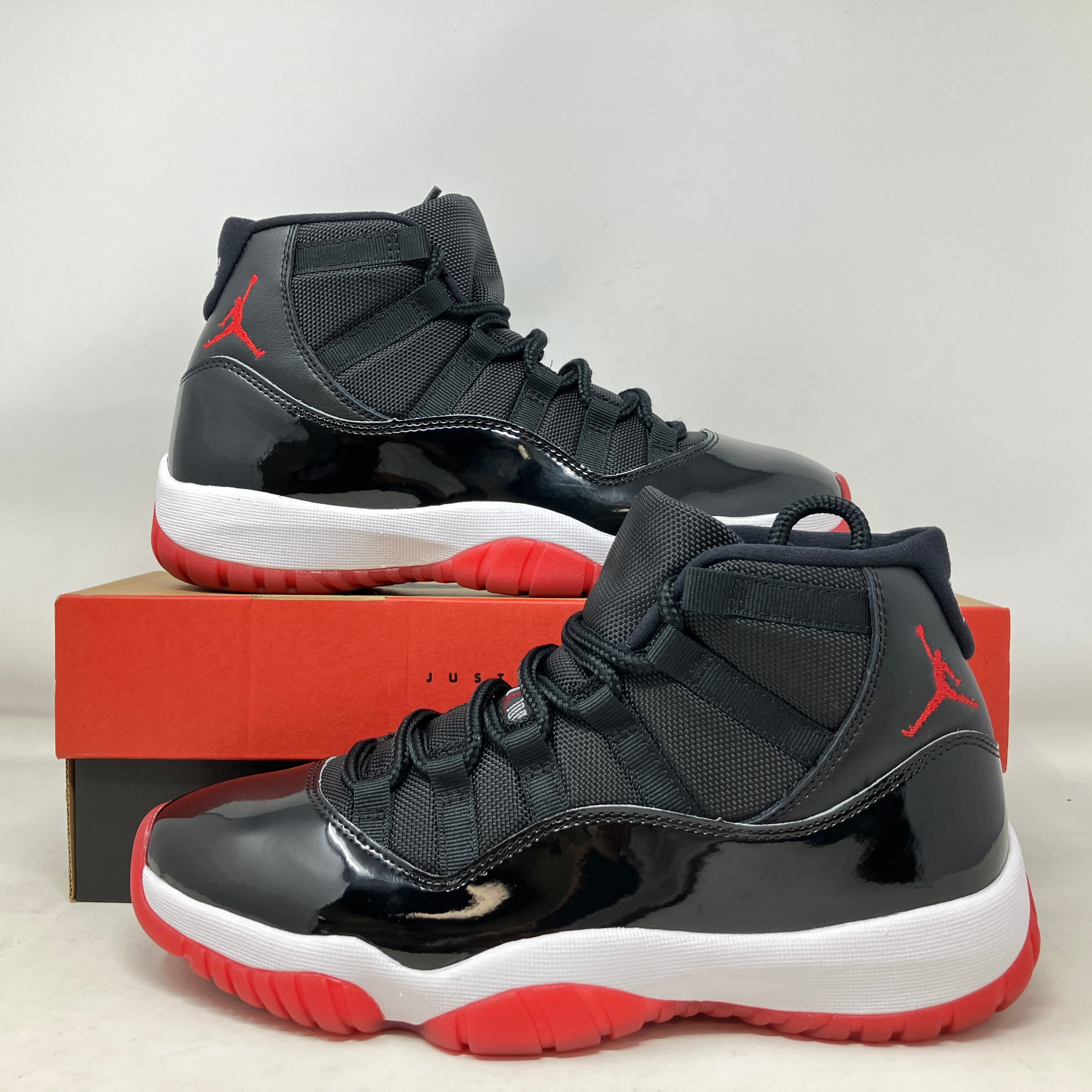 Jordan 11 Retro Playoffs Bred (2019)