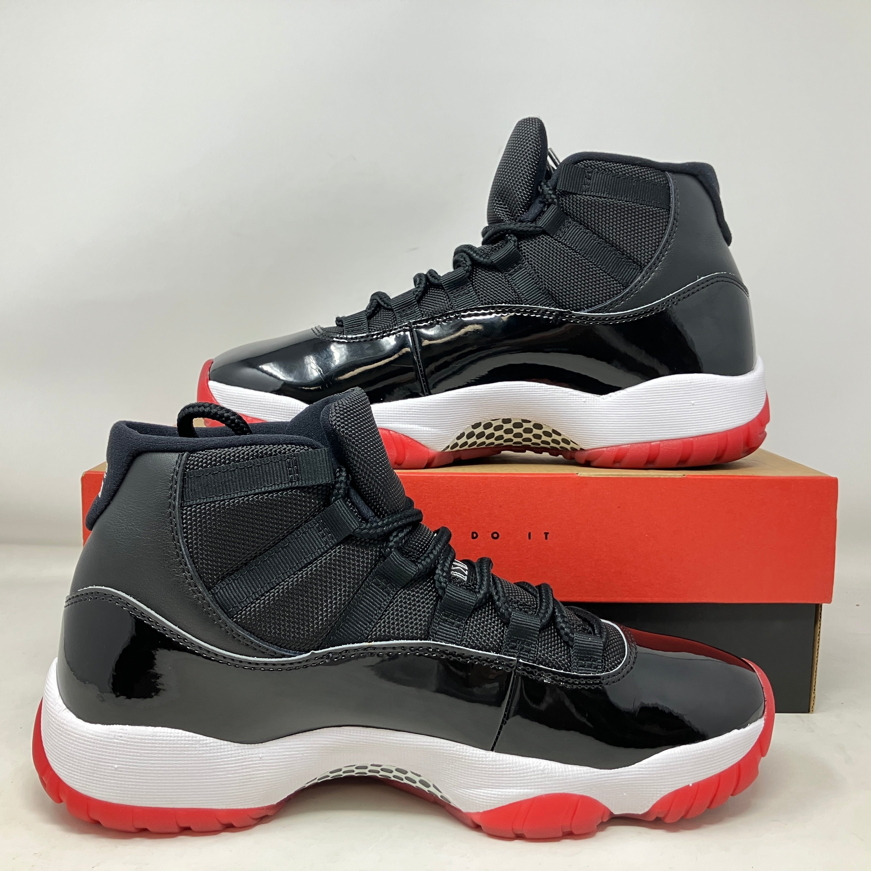 Jordan 11 Retro Playoffs Bred (2019)