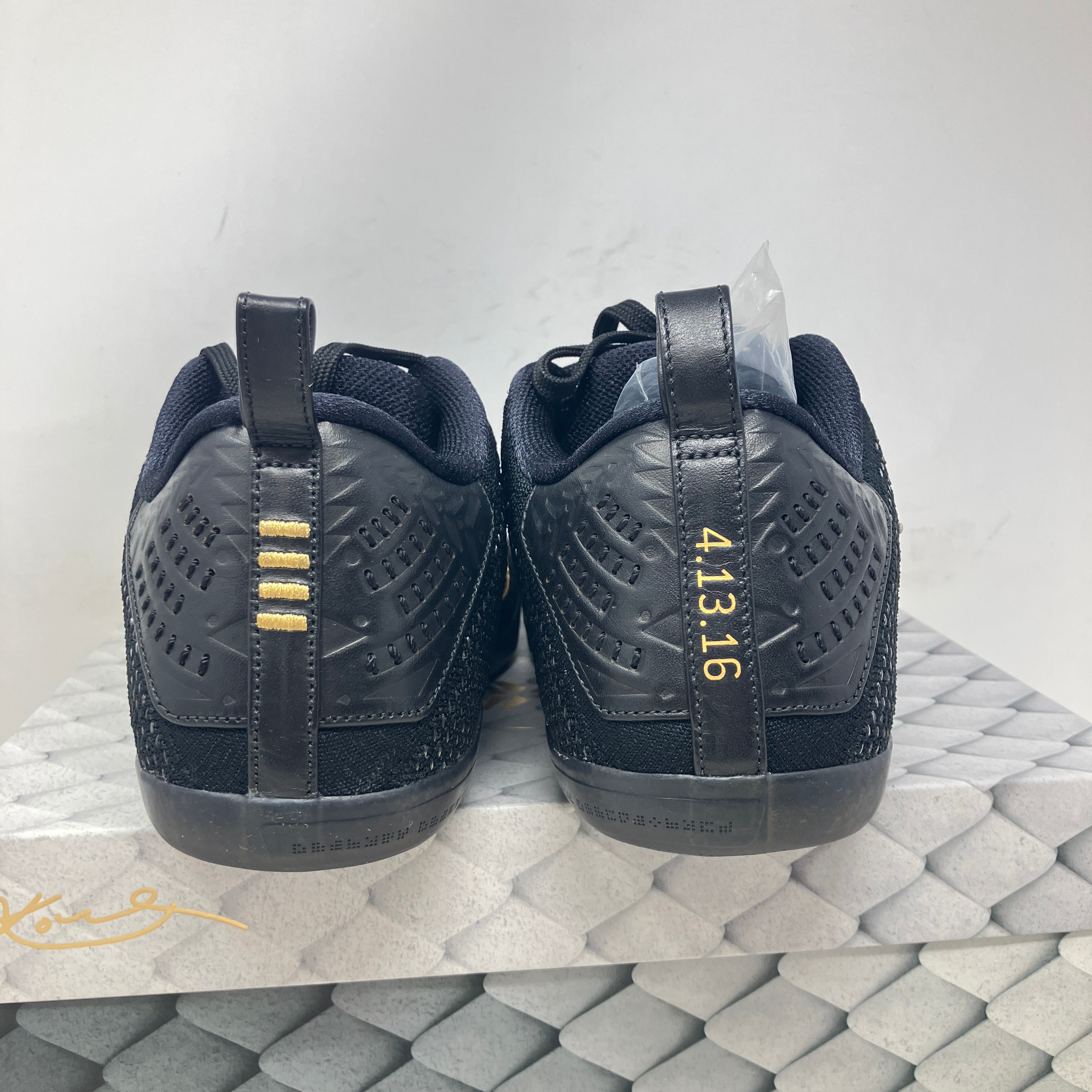 Nike Kobe 11 Elite Low Black Mamba Collection Fade to Black