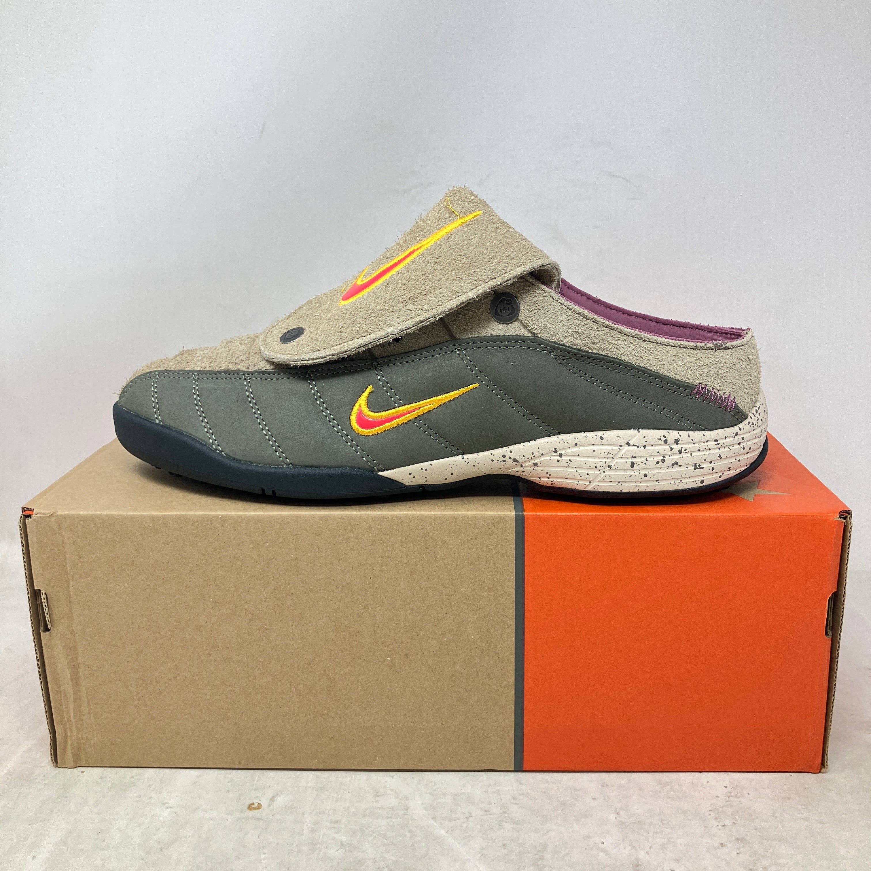 Nike Total 90 Mule Kids of Immigrants Khaki