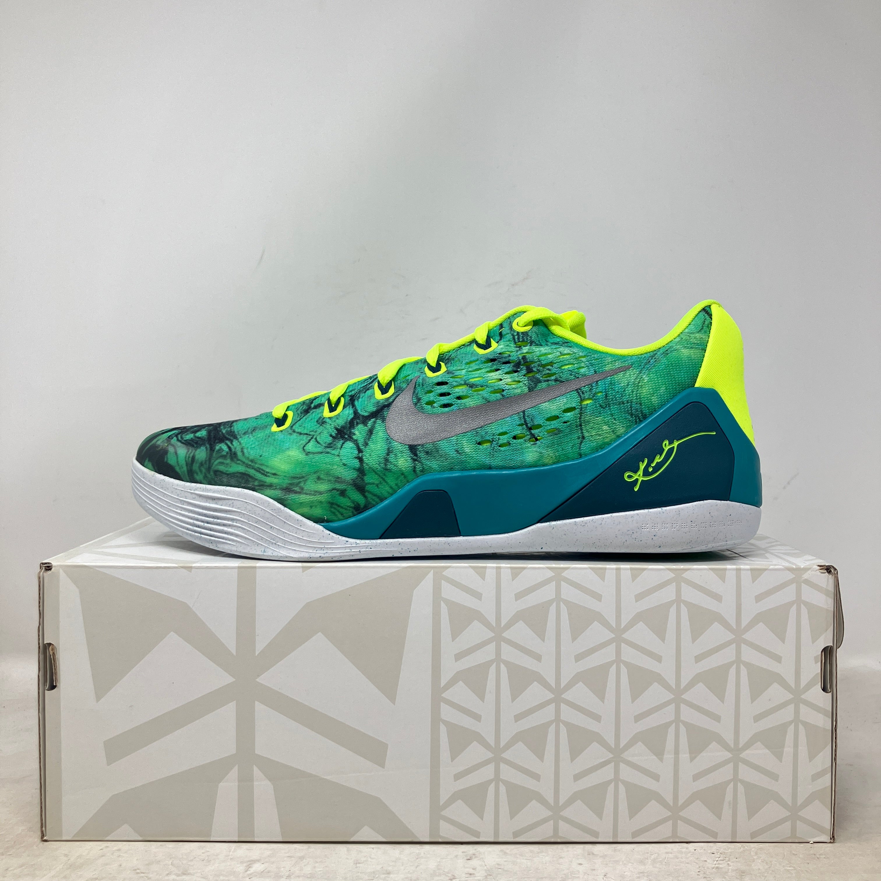 Nike Kobe 9 EM Low Easter