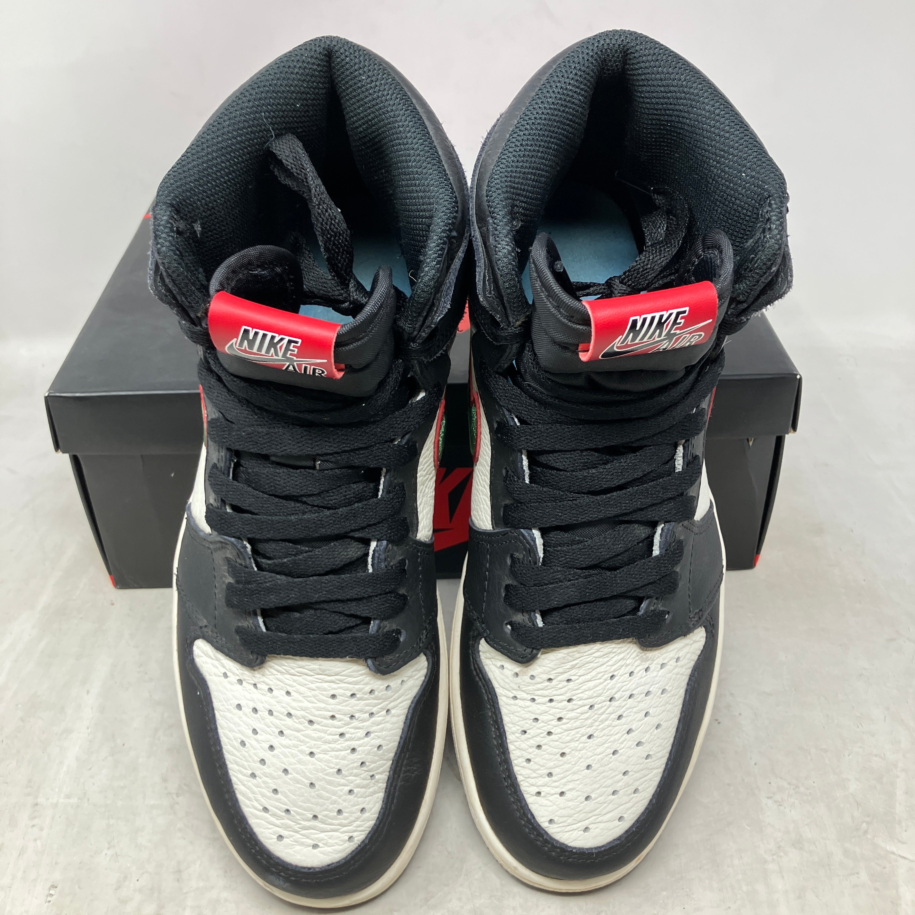 Jordan 1 Retro High Sports Illustrated (A Star Is Born)