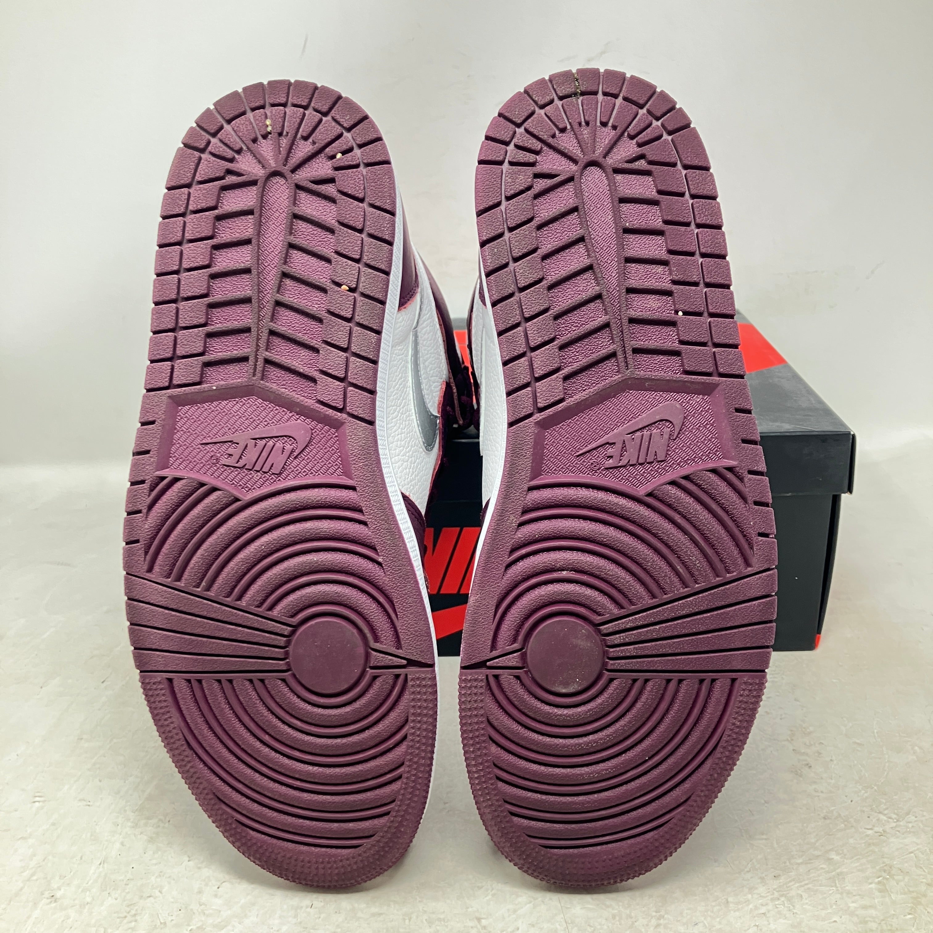 Jordan 1 Retro High OG Bordeaux
