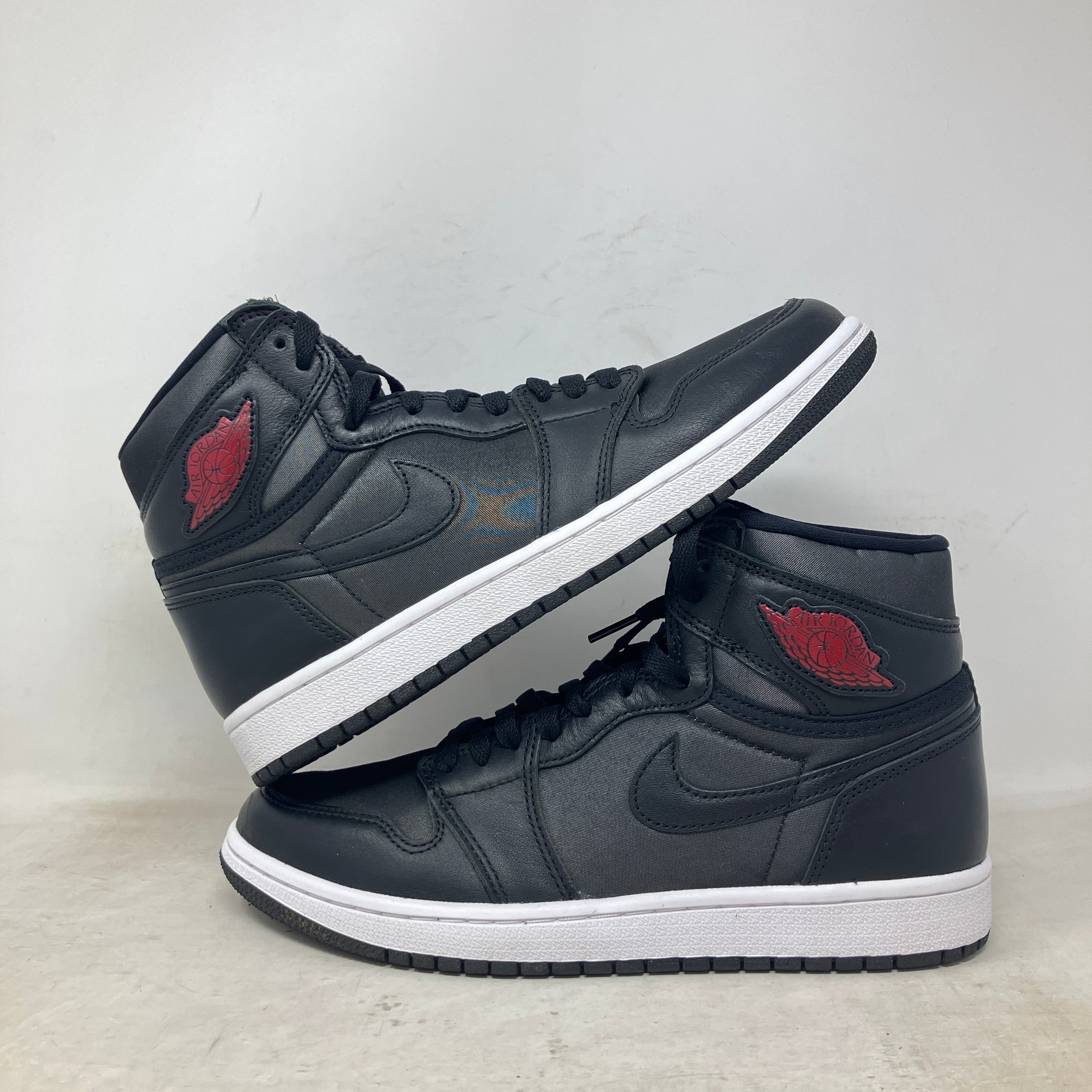 Jordan 1 Retro High Black Satin Gym Red