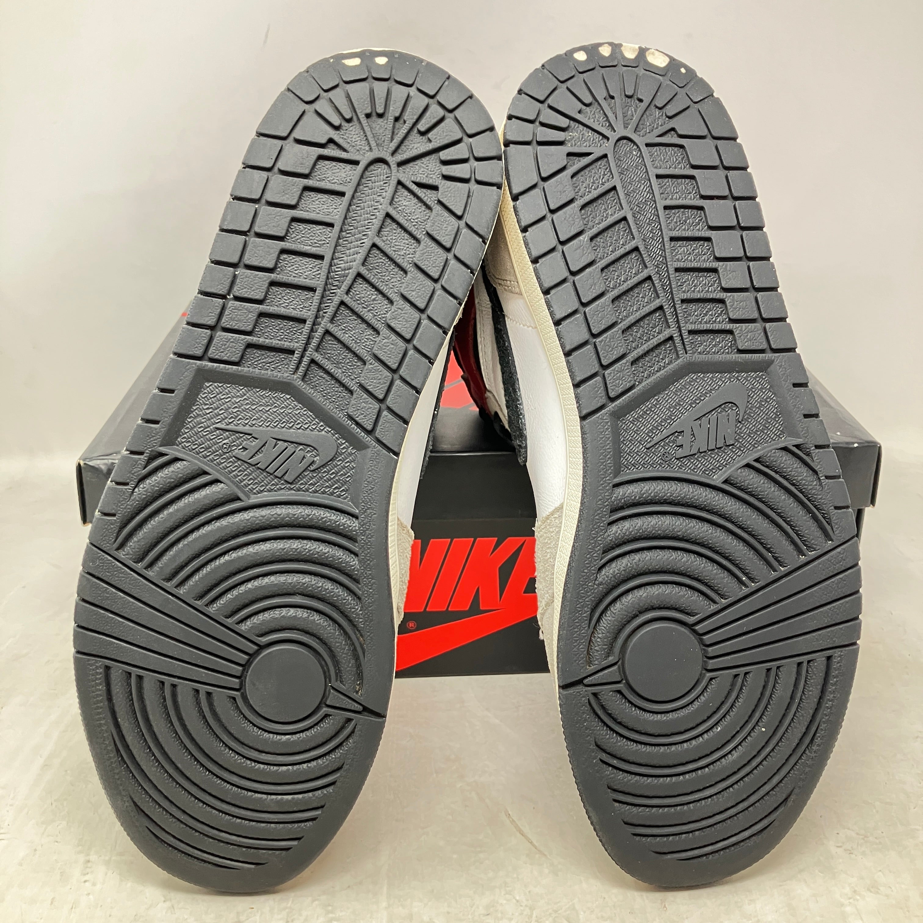 Jordan 1 Retro High Light Smoke Grey
