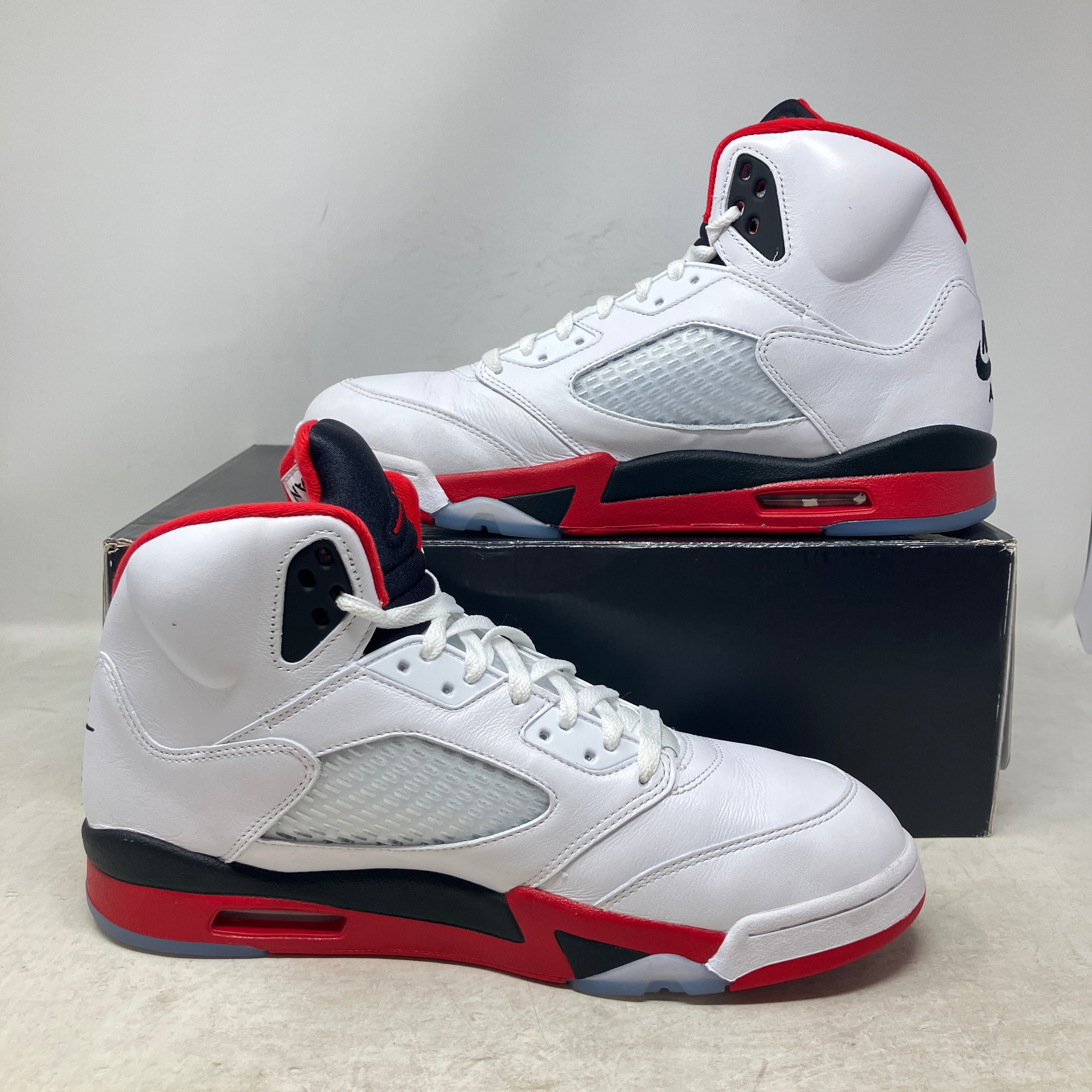 Jordan 5 Retro Fire Red Black Tongue (2025)