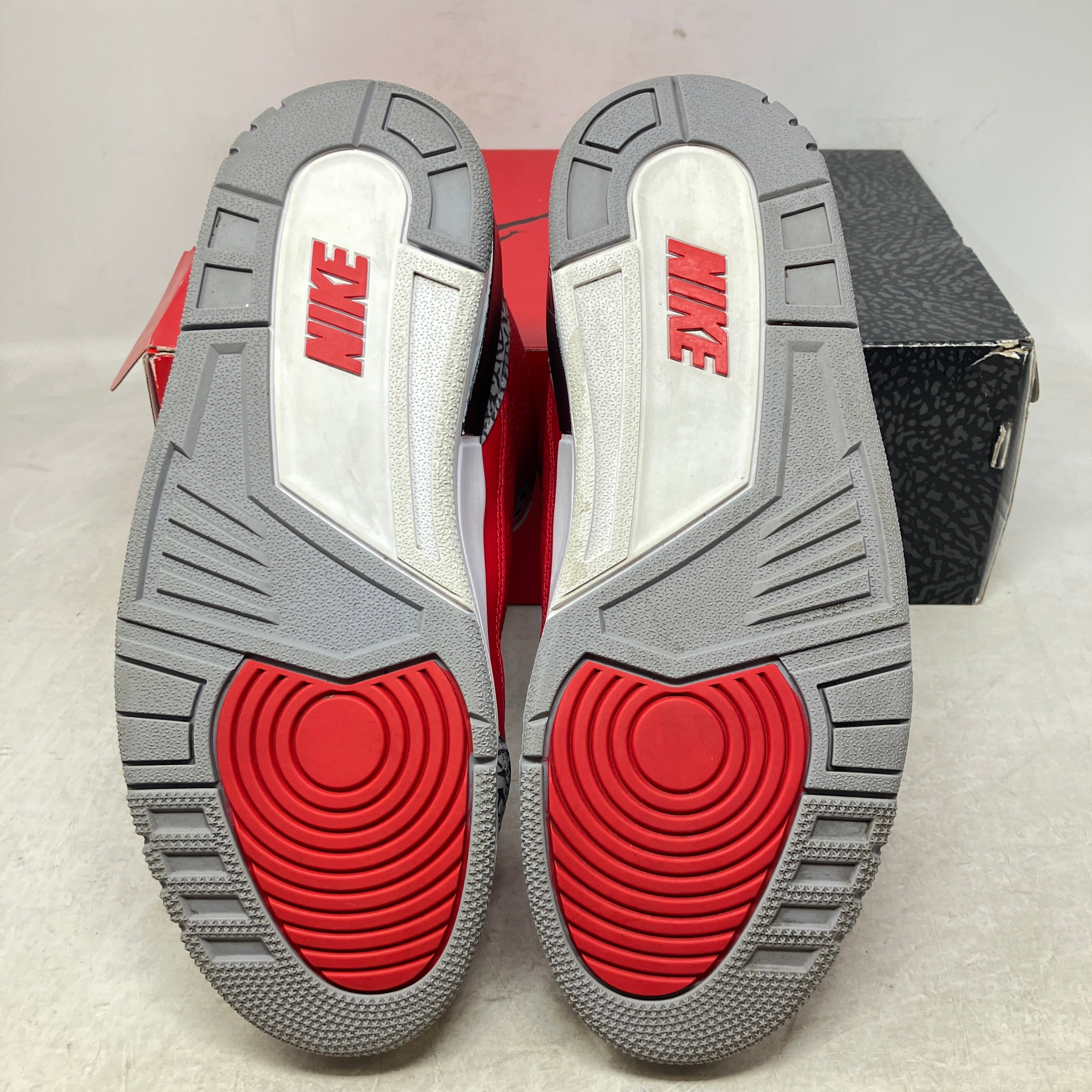 Jordan 3 Retro SE Unite
