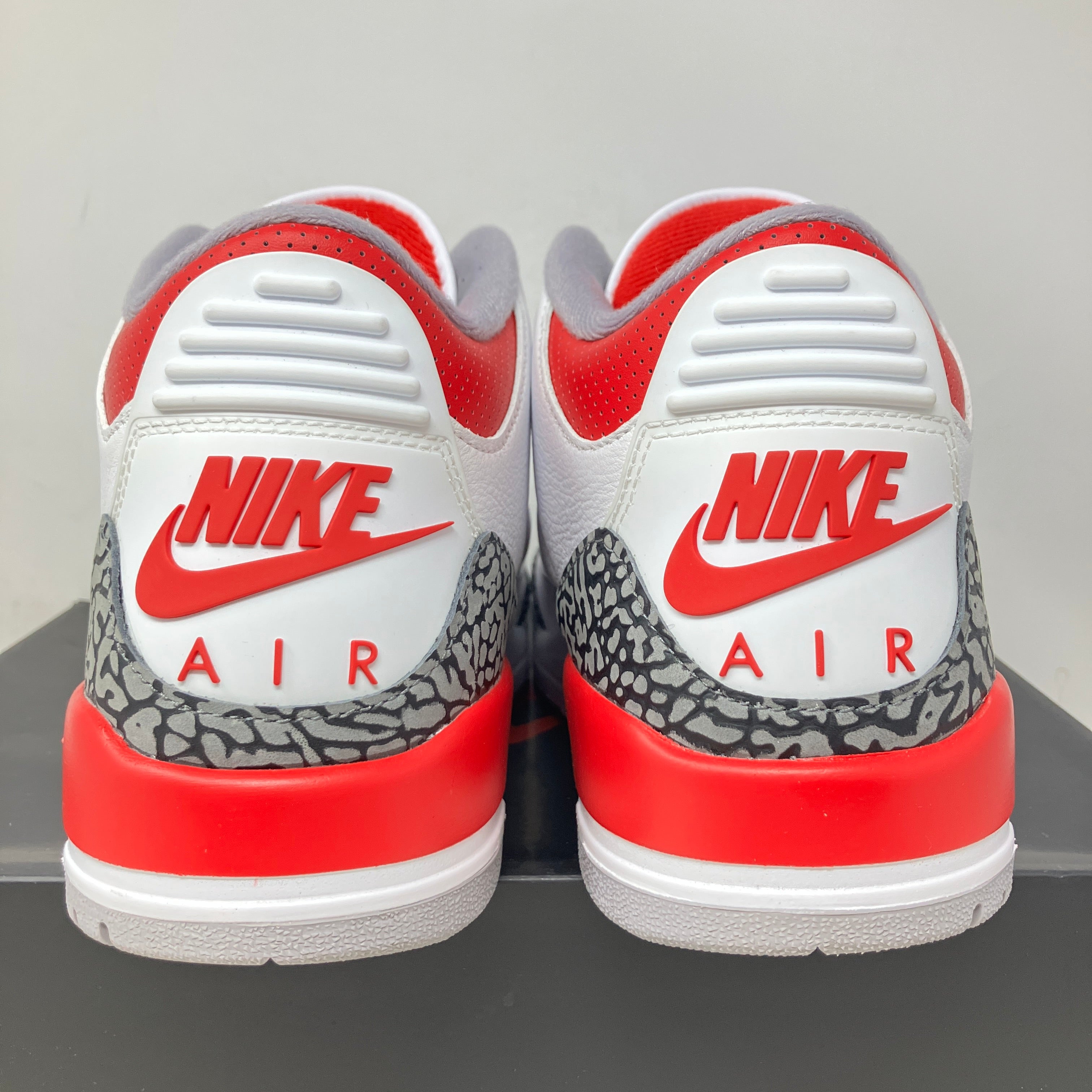 Jordan 3 Retro Fire Red (2022)