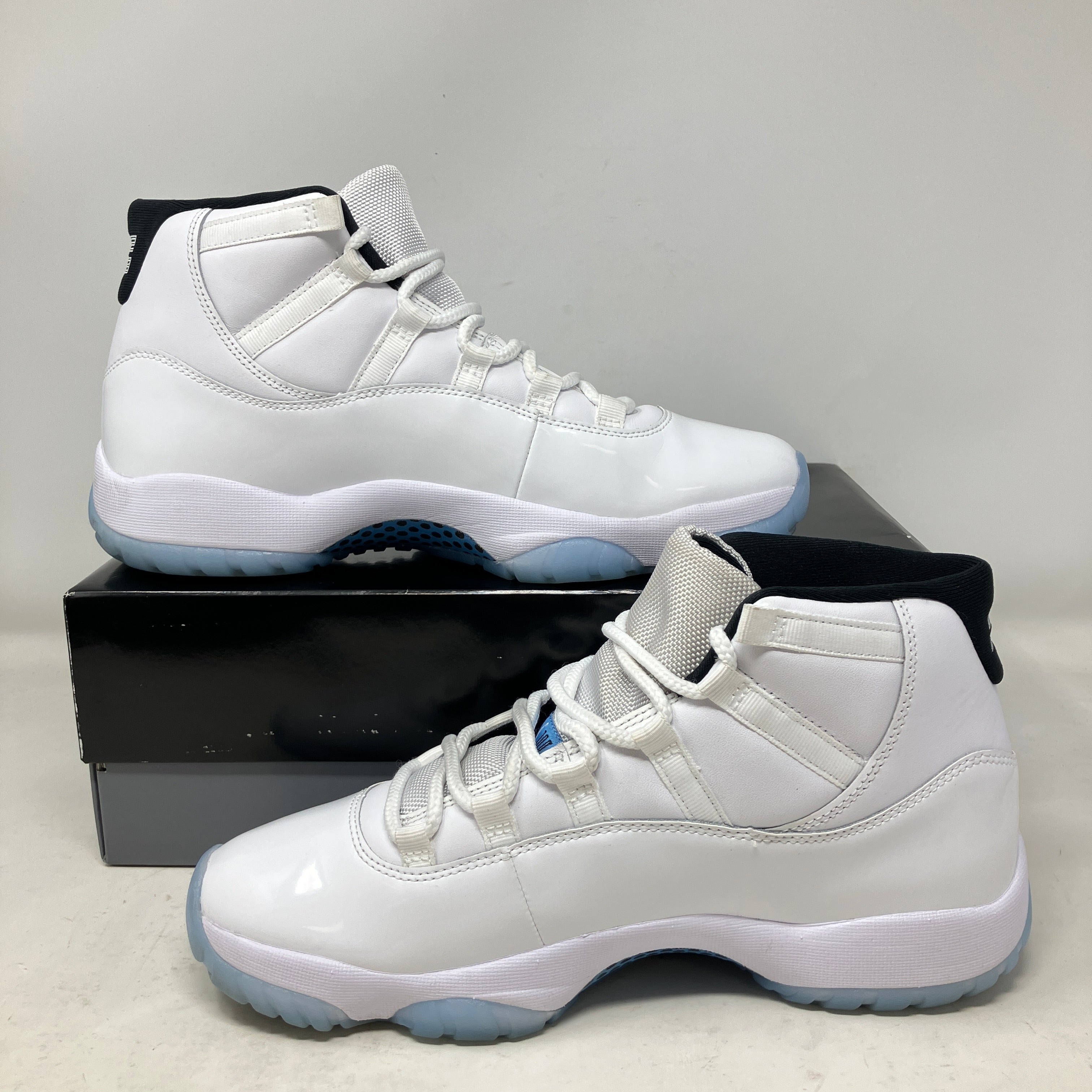 Jordan 11 Retro Legend Blue (2024)