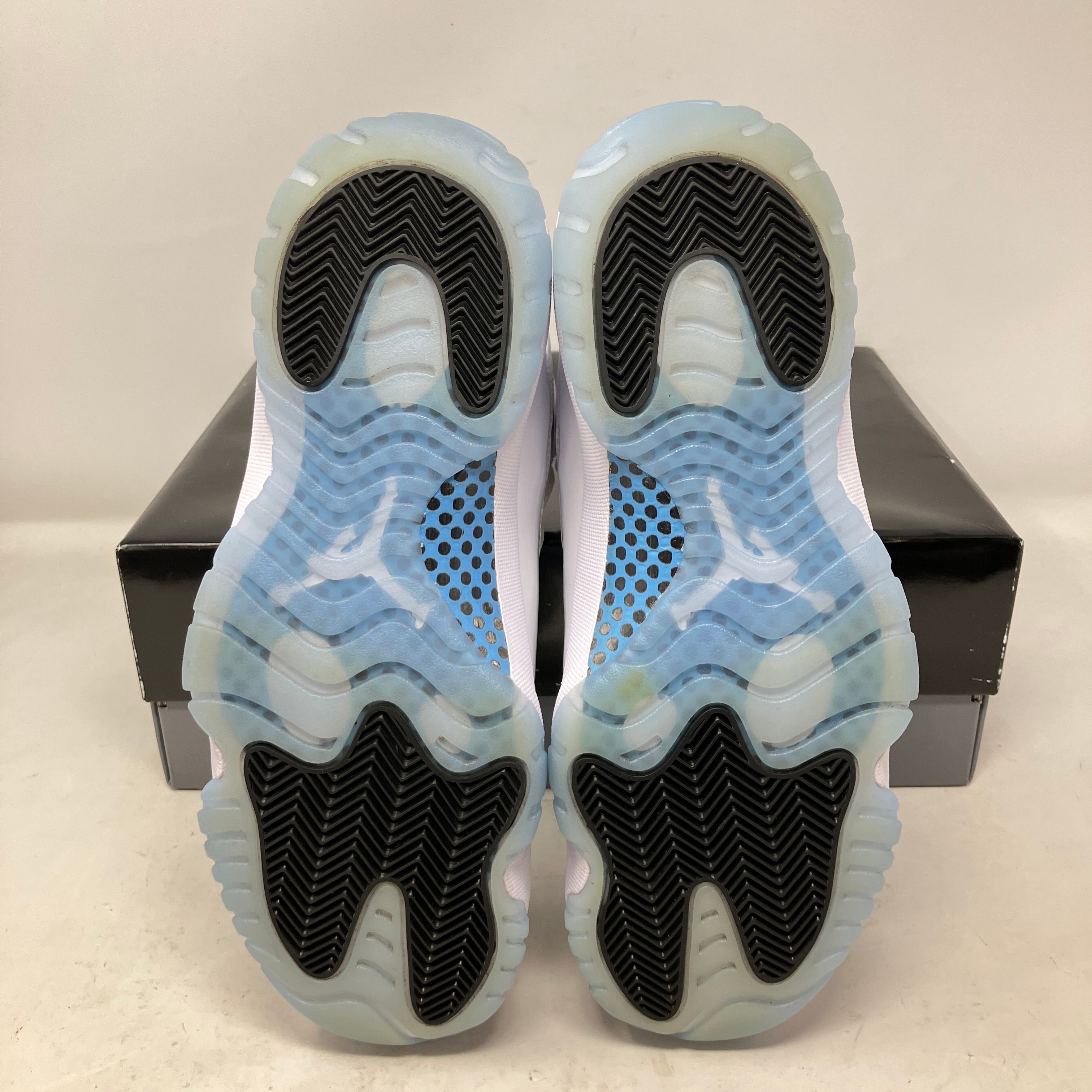 Jordan 11 Retro Legend Blue (2024)