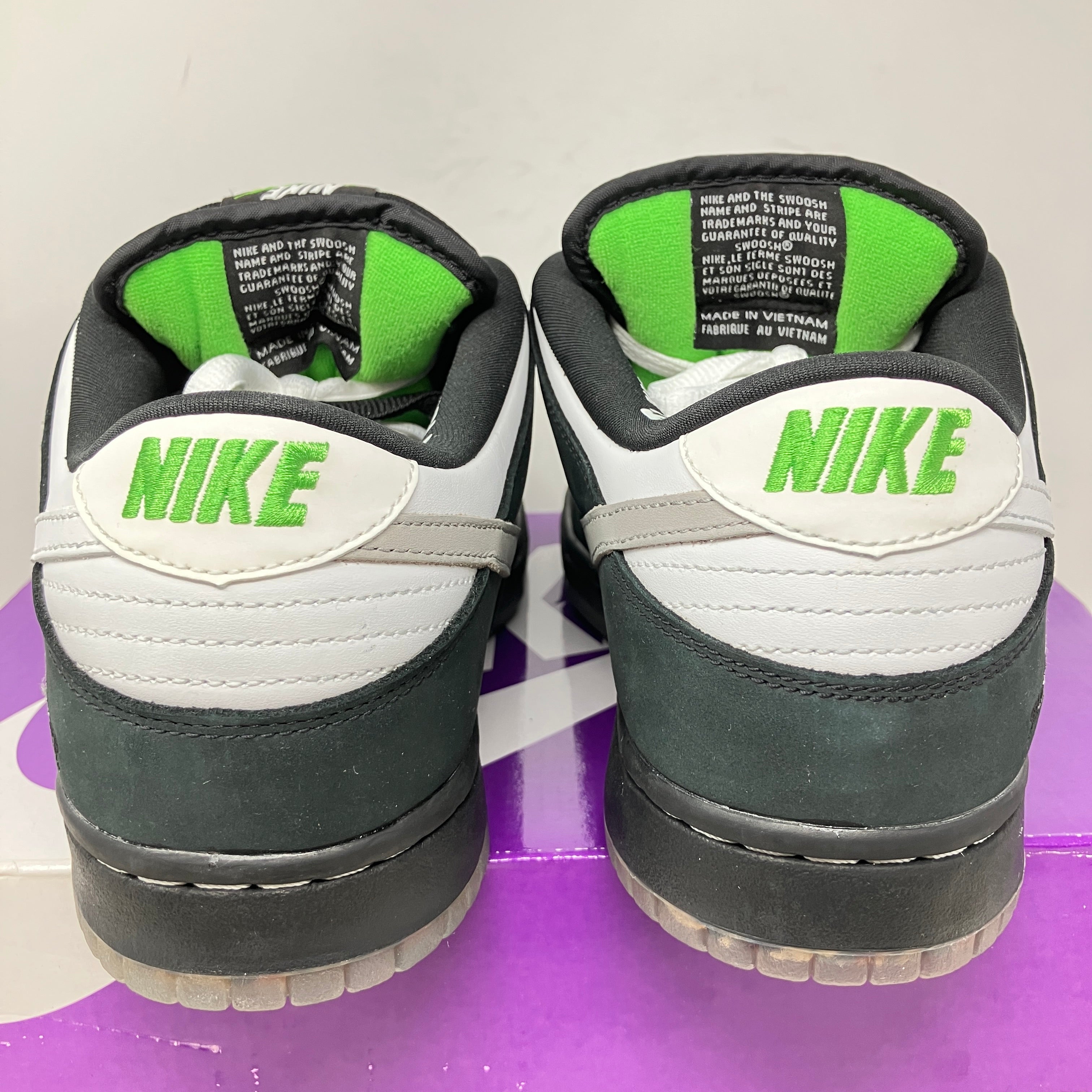 Nike SB Dunk Low Staple Panda Pigeon