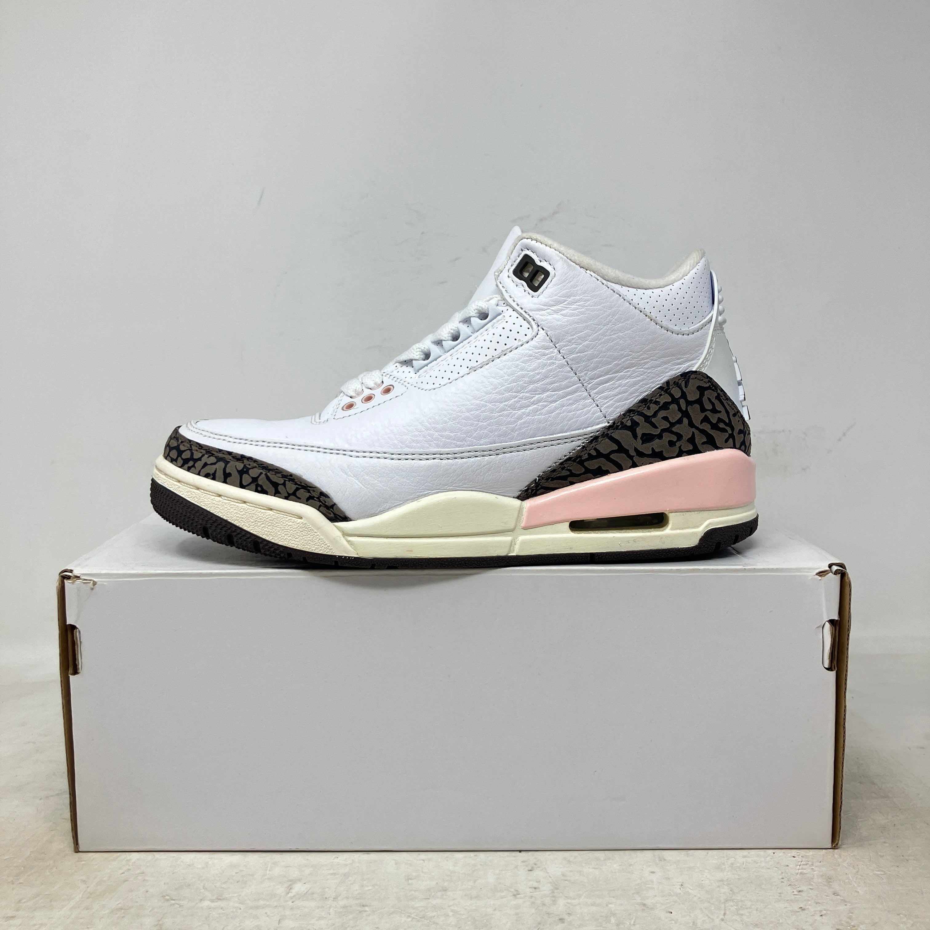 Jordan 3 Retro Neapolitan Dark Mocha (Women's)