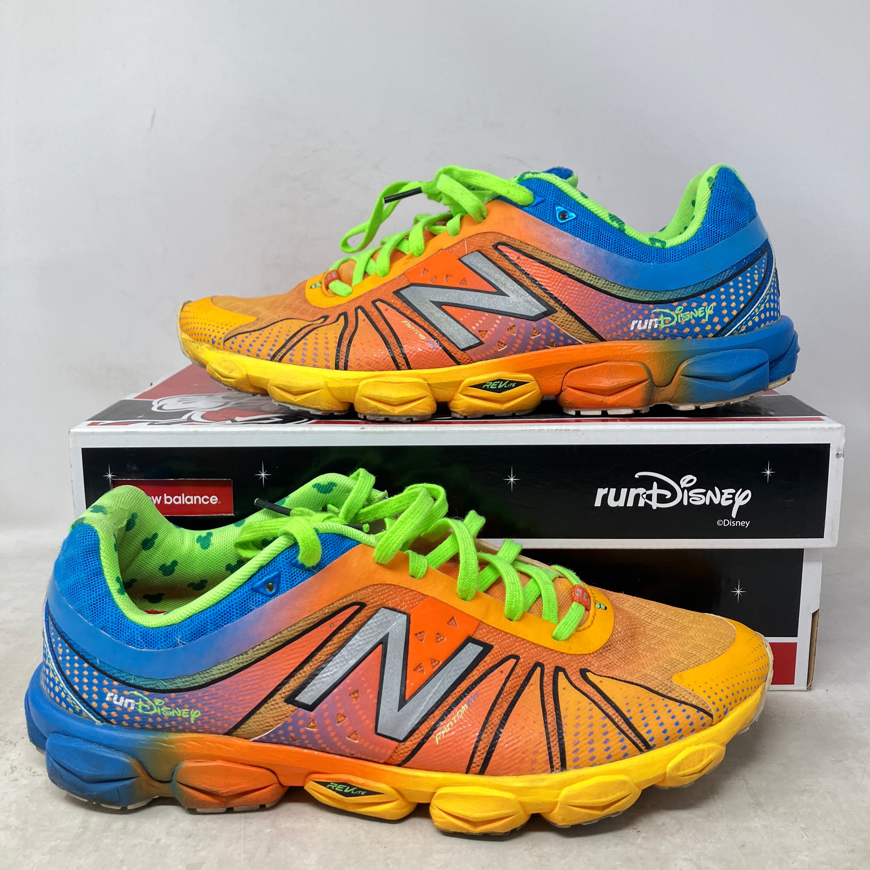 New Balance 890v4 Disney's Goofy