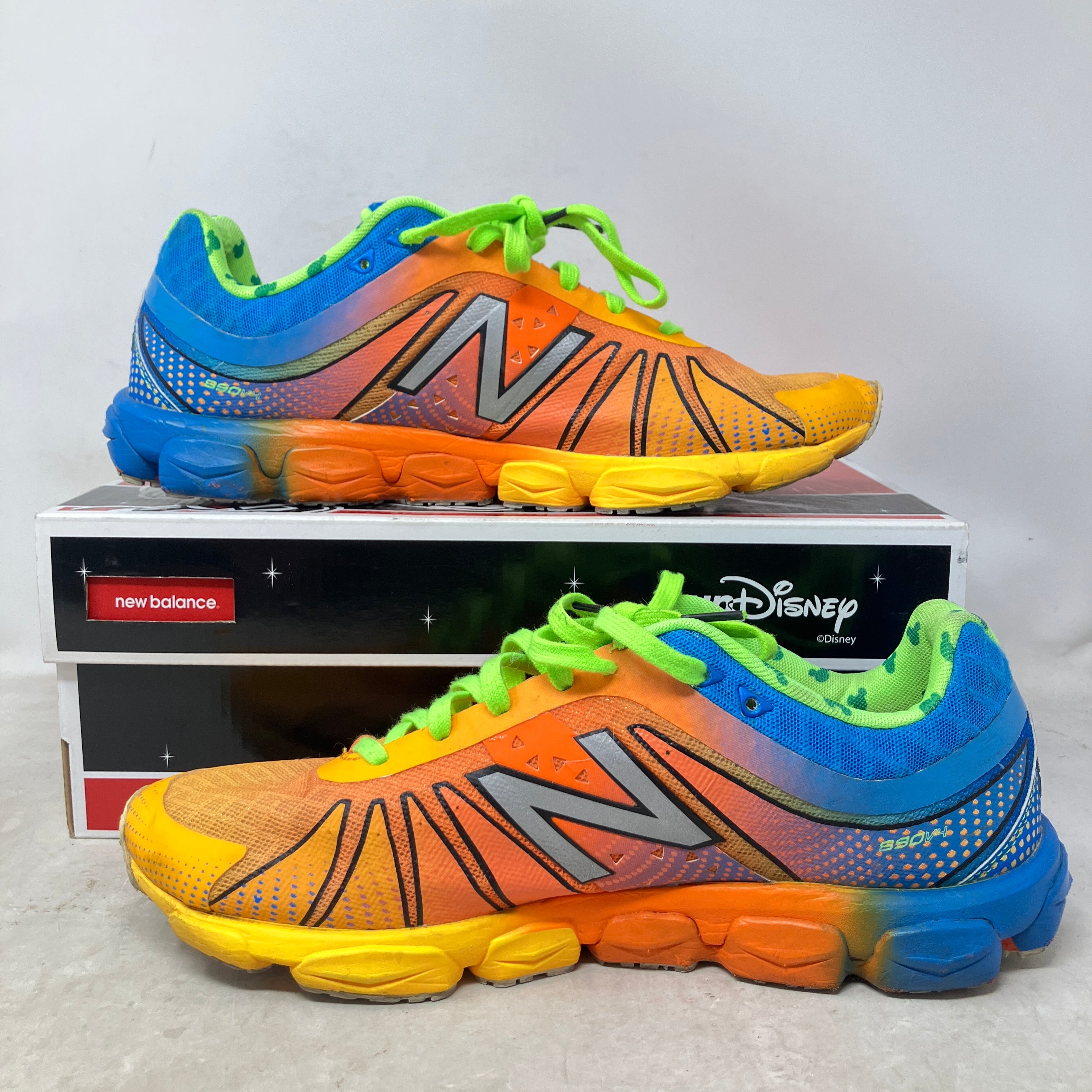 New Balance 890v4 Disney's Goofy