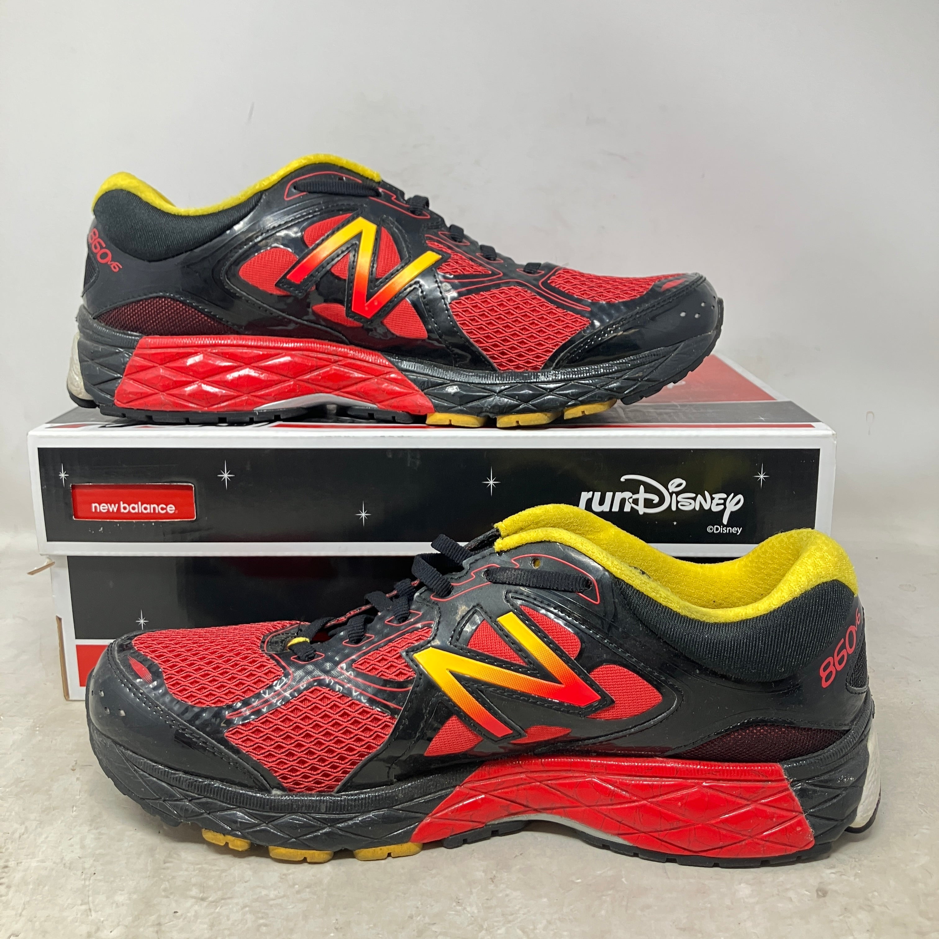 New Balance 860v6 runDisney Mickey Mouse